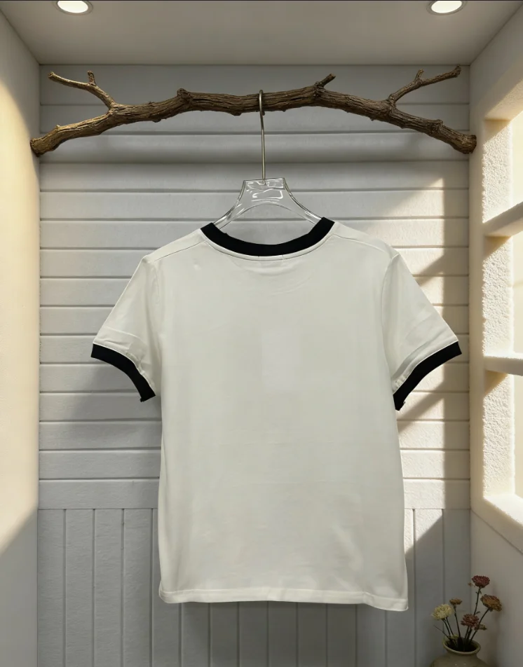 High end Women's Clothing 2026 Spring/Summer new Item Contrasting Color Top Casual Outerwear Fashionable Top
High end Women's Clothing 2026 Spring/Summer new Item Contrasting Color Top Casual Outerwear Fashionable Top