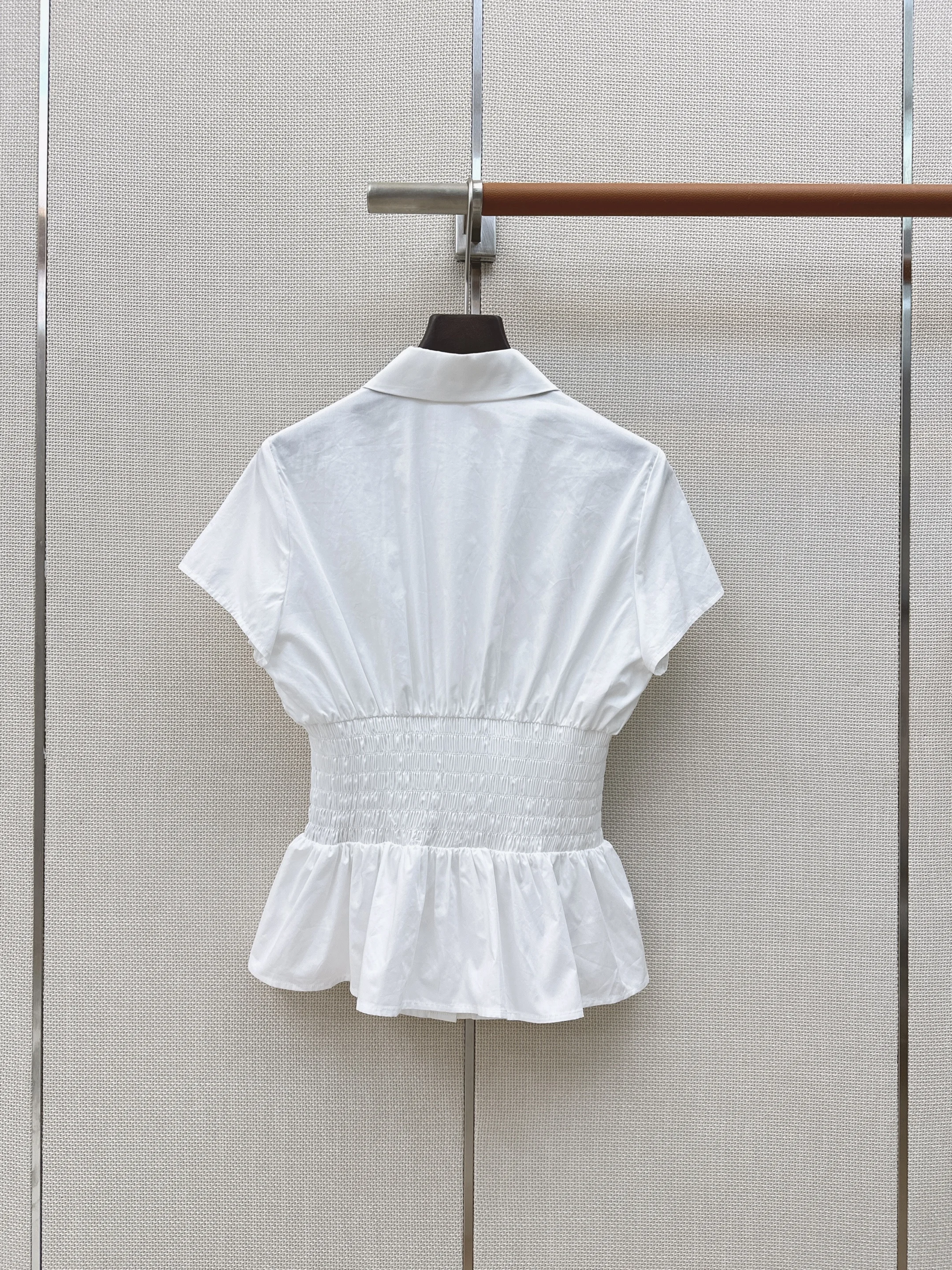 2026 Summer New Arrival Polo Collar Embroidered Ruched Waist Designer Short Sleeve Top For Women
2026 Summer New Arrival Polo Collar Embroidered Ruched Waist Designer Short Sleeve Top For Women