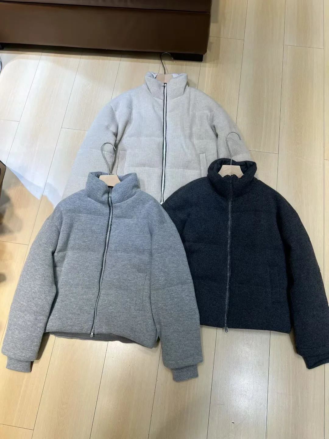 Autumn-winter luxurious women's cashmere down jacket
Autumn-winter luxurious women's cashmere down jacket