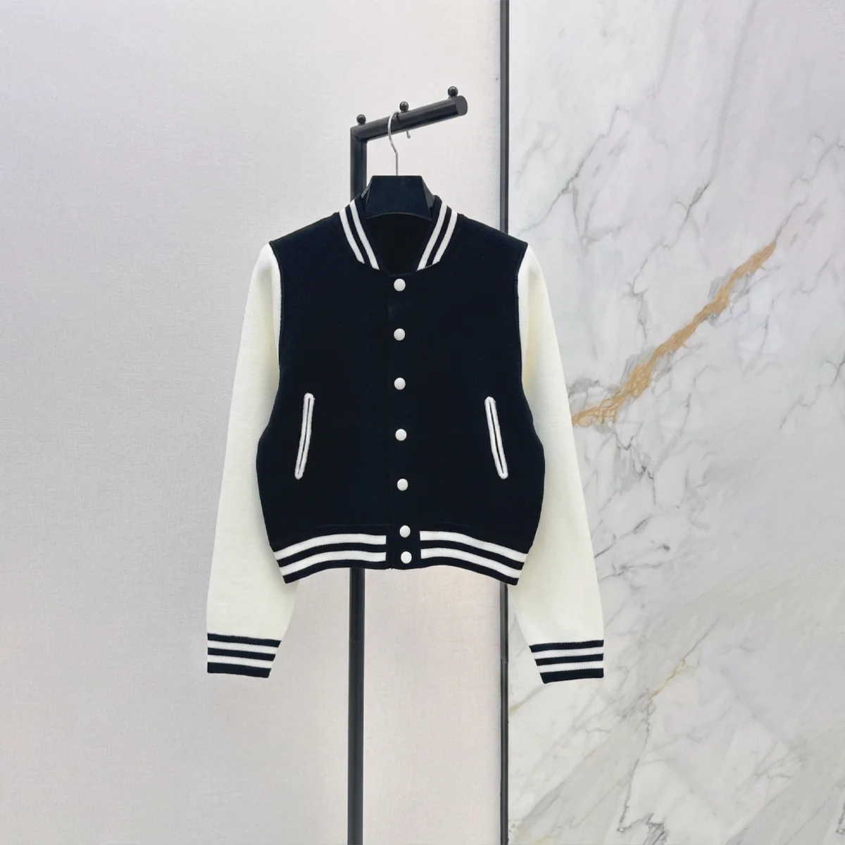 2026 high-quality women's outerwear, simple, fashionable and versatile--hb711
2026 high-quality women's outerwear, simple, fashionable and versatile--hb711