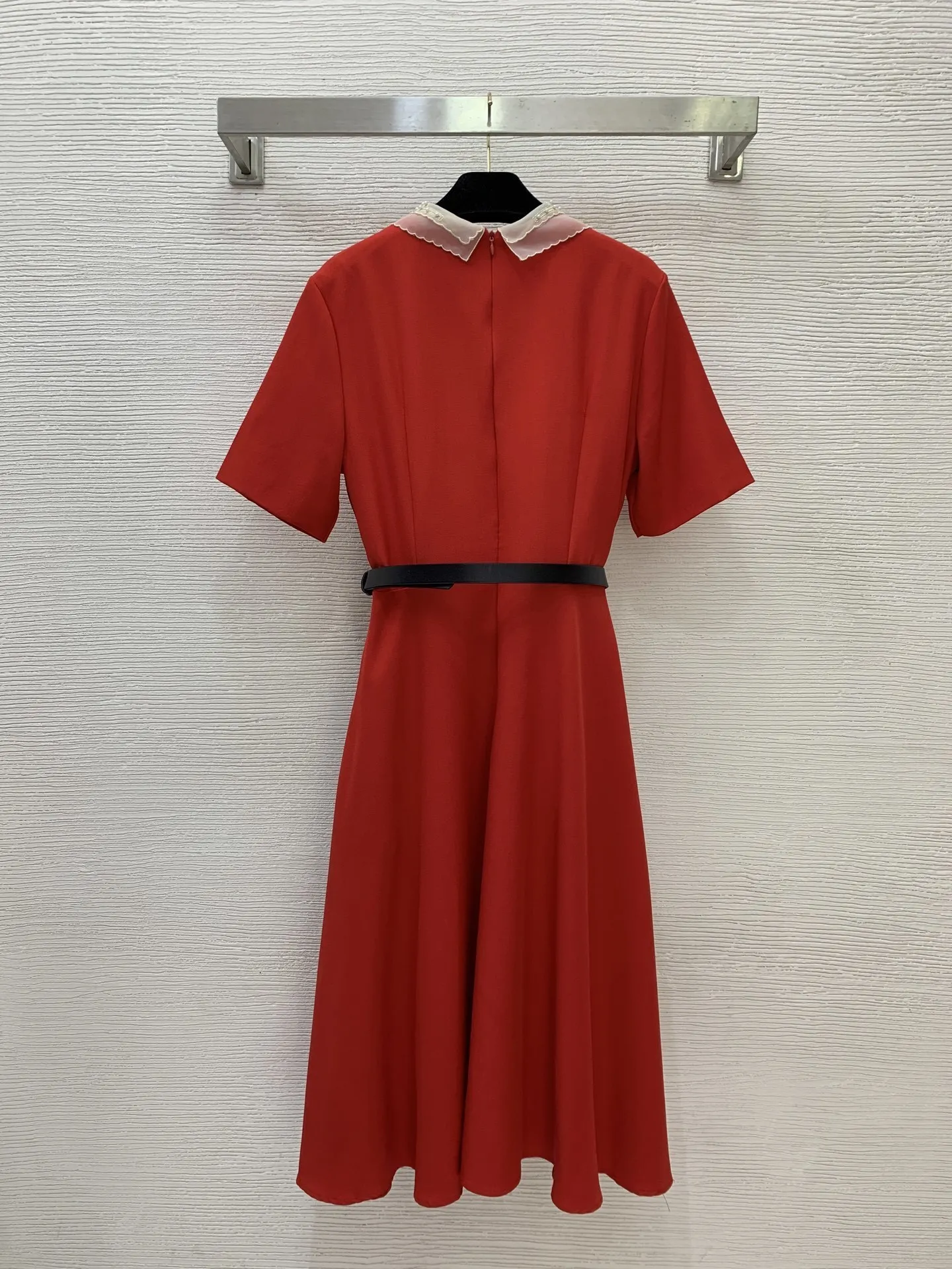 2026 Women New Dress Fashionable Elegant Lace Pearl Decorated Short Sleeved Dress With Belt Waist Control Slimming Effect
2026 Women New Dress Fashionable Elegant Lace Pearl Decorated Short Sleeved Dress With Belt Waist Control Slimming Effect