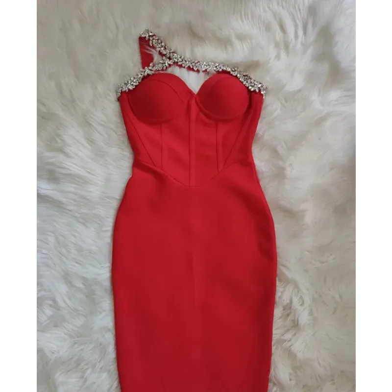 Luxury Women Red Sexy One Shoulder Diamond Dainty Celebrity Club Party Crystal Bodycon Bandage Dress Vestido De Vendajes
Luxury Women Red Sexy One Shoulder Diamond Dainty Celebrity Club Party Crystal Bodycon Bandage Dress Vestido De Vendajes