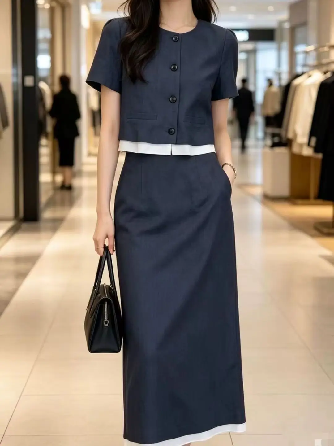 Elegant pure 100% linen color-block top and high-waist skirt set
Elegant pure 100% linen color-block top and high-waist skirt set