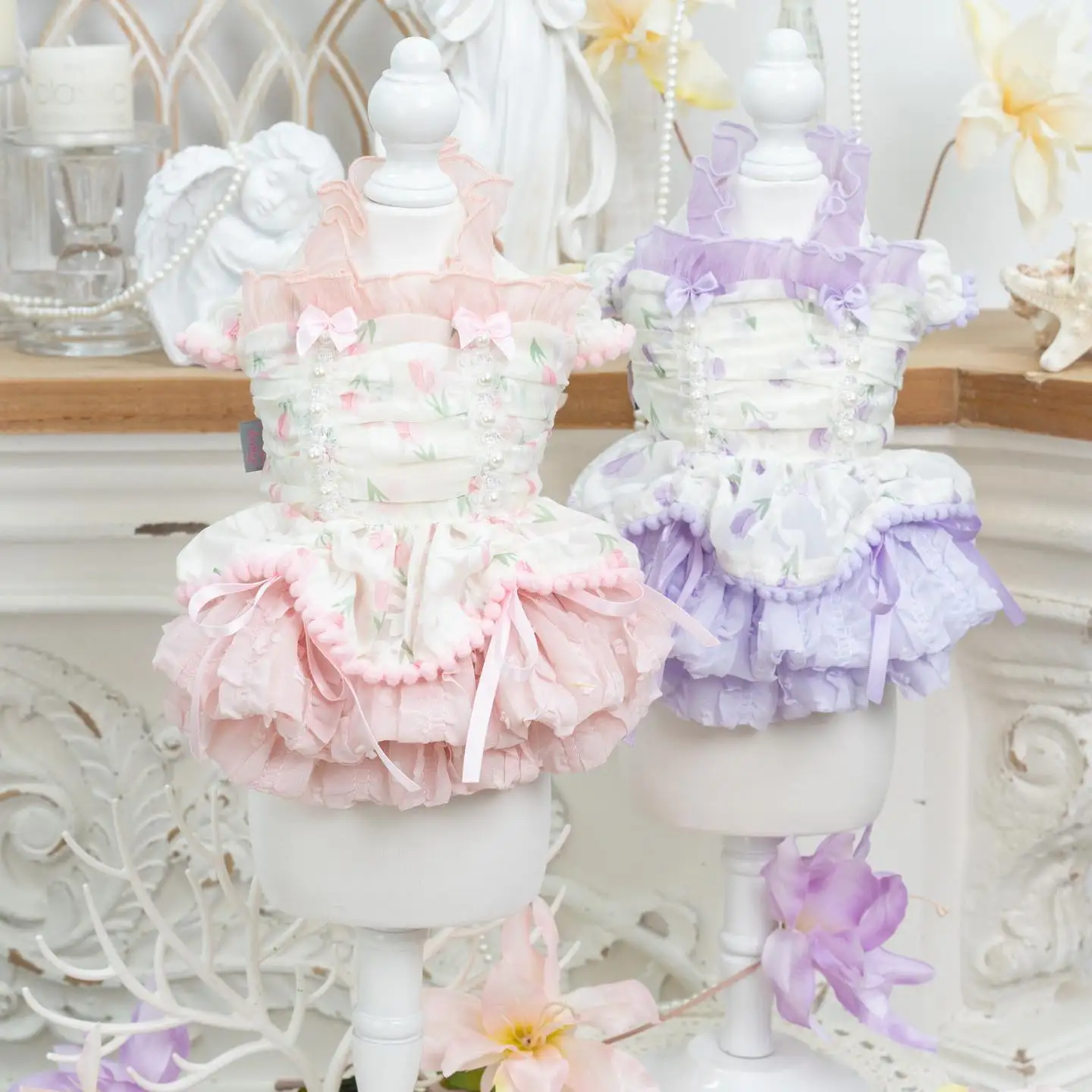 Floral Dog Dress Tulle Skirt – Ruffled Pet Clothes with Pearl Trim for Small Cats Puppies
Floral Dog Dress Tulle Skirt – Ruffled Pet Clothes with Pearl Trim for Small Cats Puppies