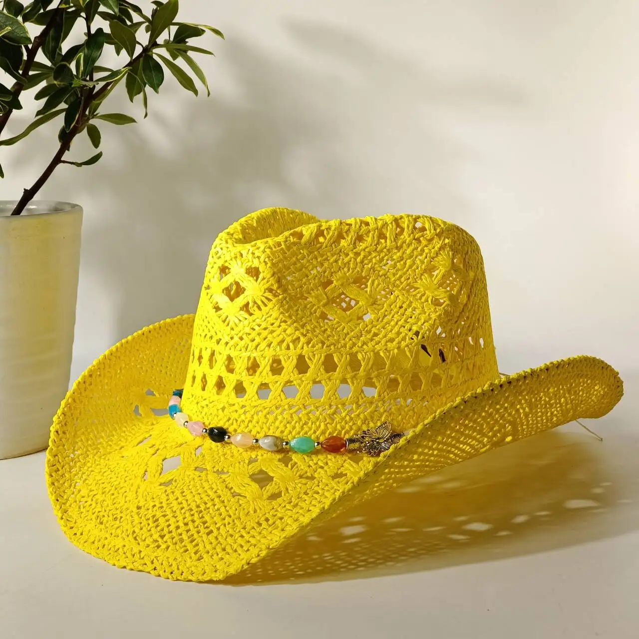 2026 Melesh Western-style ginger cowboy hat with a flexible brim The bohemian style is perfect for sun protection on the beach.
2026 Melesh Western-style ginger cowboy hat with a flexible brim The bohemian style is perfect for sun protection on the beach.