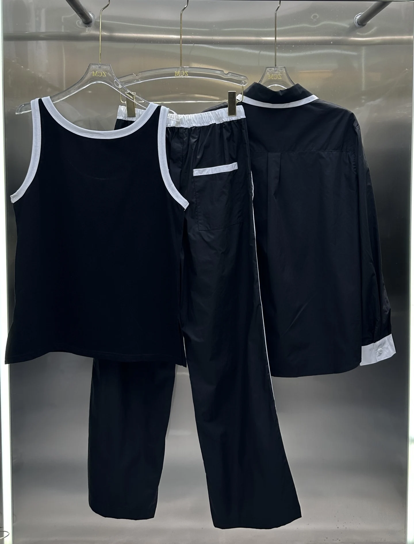 2026 Summer Women's Contrast Piping 3-Piece Set Tank Shirt Wide Leg Pants Casual Outfit ZX140
2026 Summer Women's Contrast Piping 3-Piece Set Tank Shirt Wide Leg Pants Casual Outfit ZX140