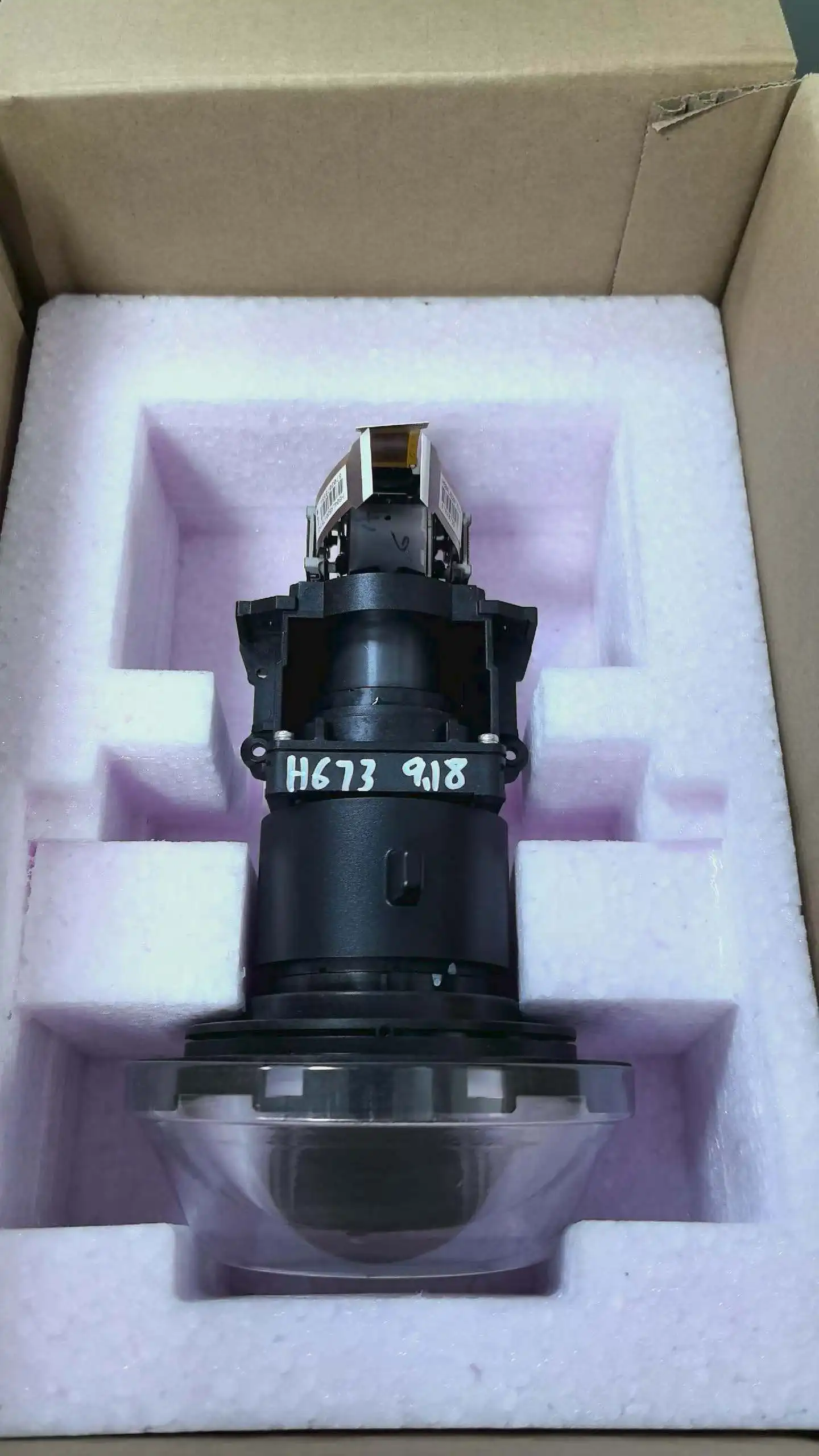 Original New Projector Lens With Prism Fit For E pson EB 530 EB 535W Projectors
Original New Projector Lens With Prism Fit For E pson EB 530 EB 535W Projectors