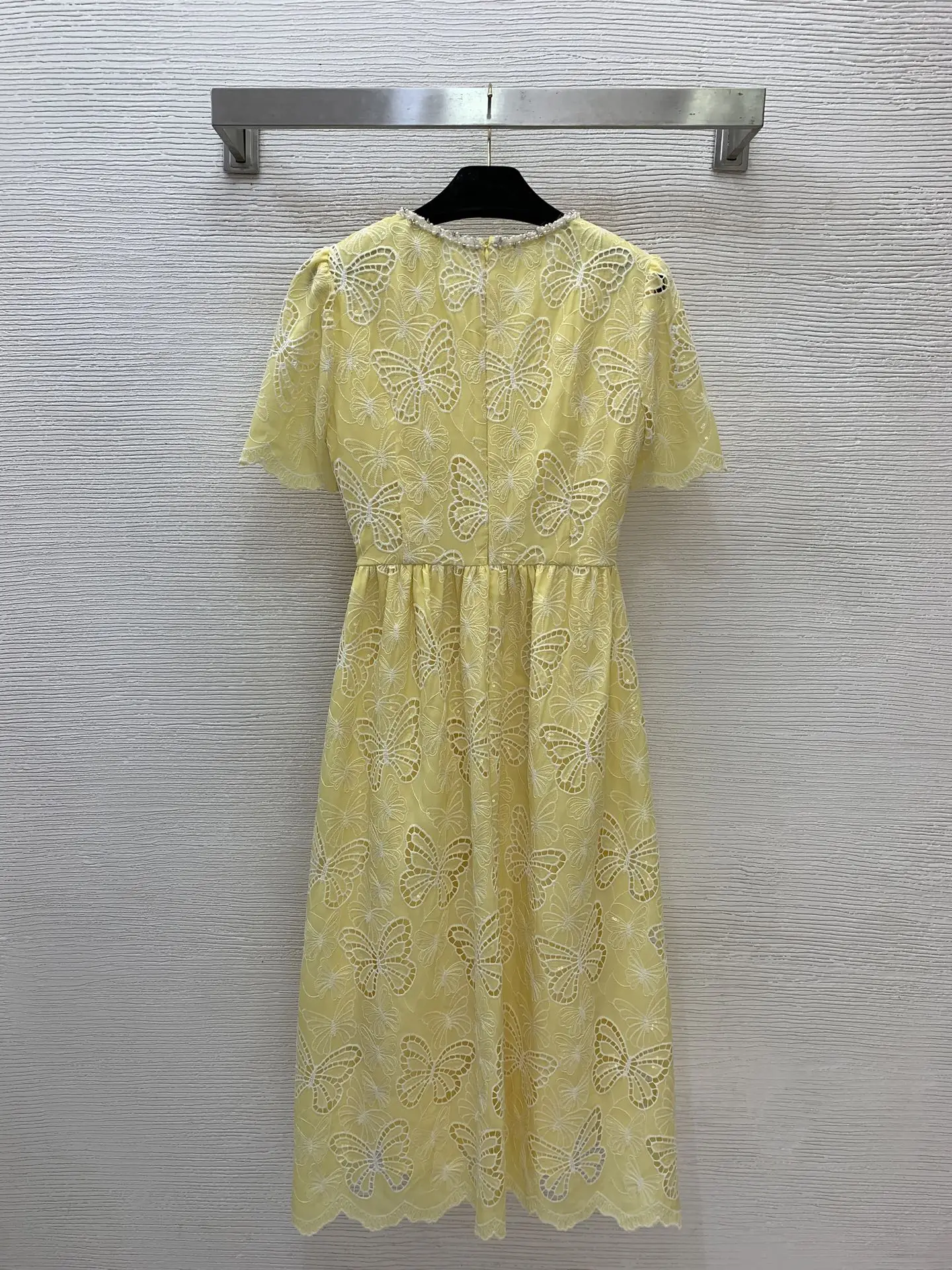 2026 Early Spring Designer Dress Ruffled sleeves with Belt velvet Mid-Length A-line Button Slimming Half-Sleeved
2026 Early Spring Designer Dress Ruffled sleeves with Belt velvet Mid-Length A-line Button Slimming Half-Sleeved
