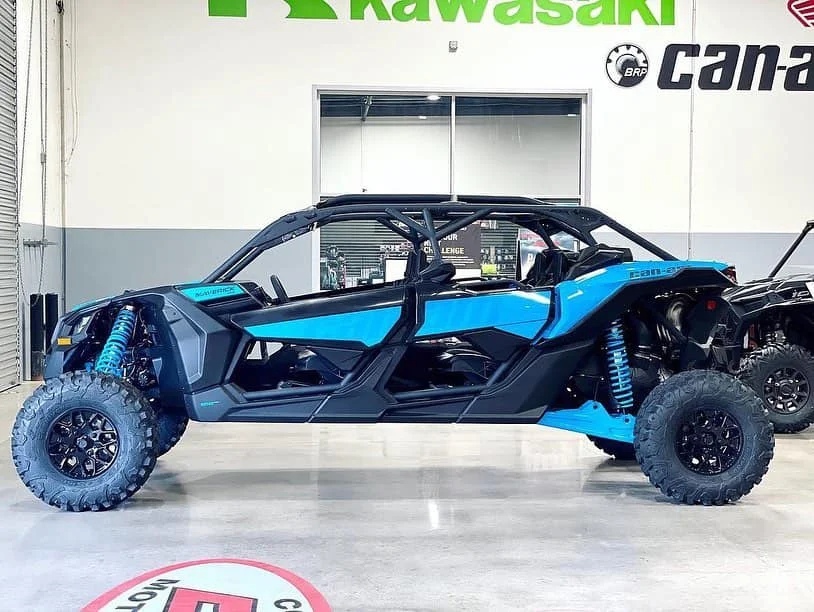 Аутентичный 2023 Can-Am Maverick X3 Max RS Turbo RR 72 (Octane Blue) 4-местный UTV Новый
Аутентичный 2023 Can-Am Maverick X3 Max RS Turbo RR 72 (Octane Blue) 4-местный UTV Новый