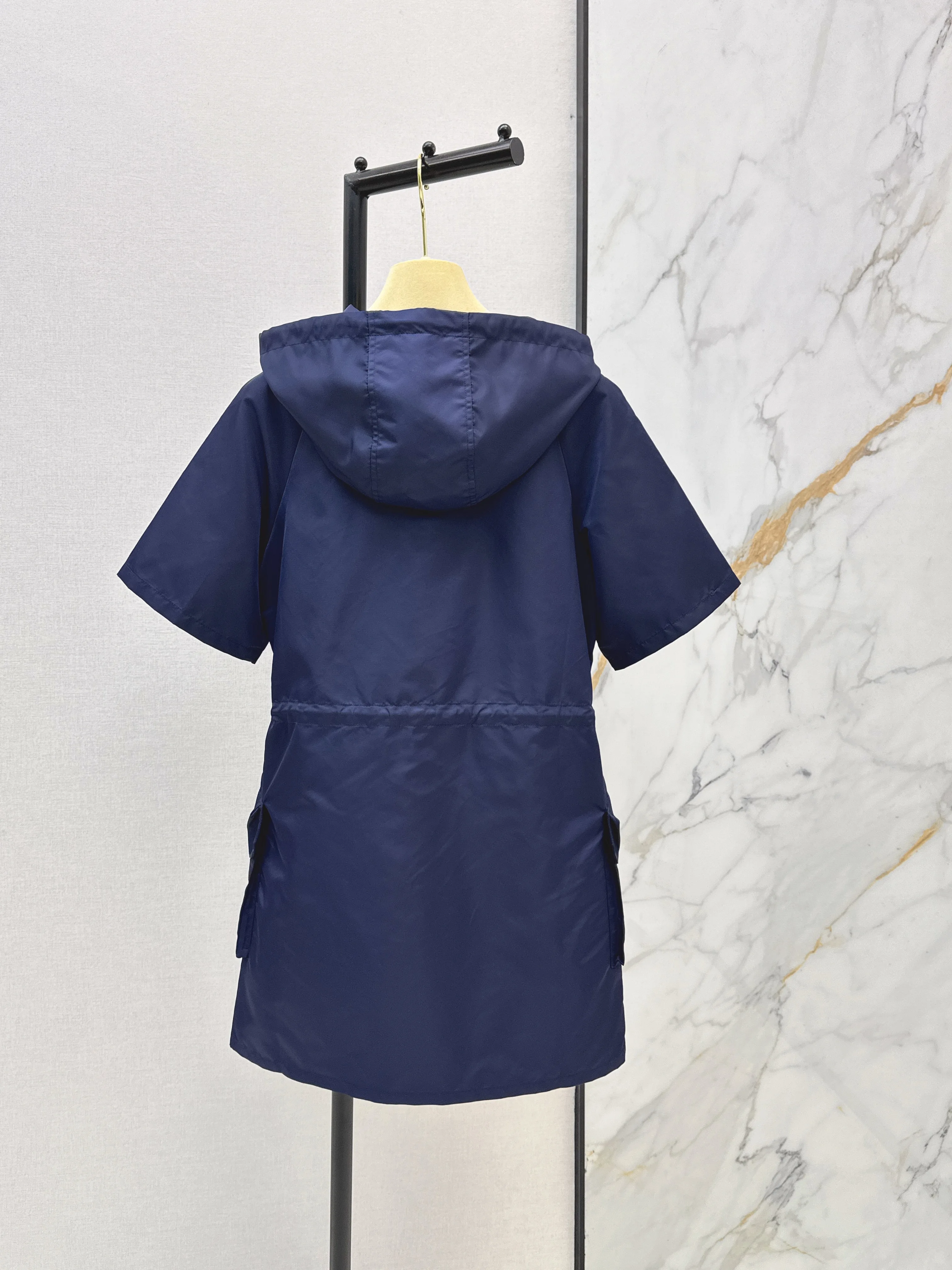 2026 Early Spring Designer Dress Ruffled sleeves with Belt velvet Mid-Length A-line Button Slimming Half-Sleeved
2026 Early Spring Designer Dress Ruffled sleeves with Belt velvet Mid-Length A-line Button Slimming Half-Sleeved