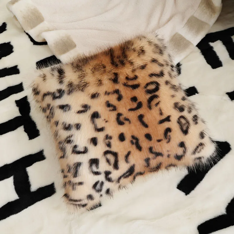 Christmas Home Decor Super Soft Plush Faux Fur Throw Pillow Lightweight and Comfortable for Sofa Living Room Bedroom45cm*45cm
Christmas Home Decor Super Soft Plush Faux Fur Throw Pillow Lightweight and Comfortable for Sofa Living Room Bedroom45cm*45cm