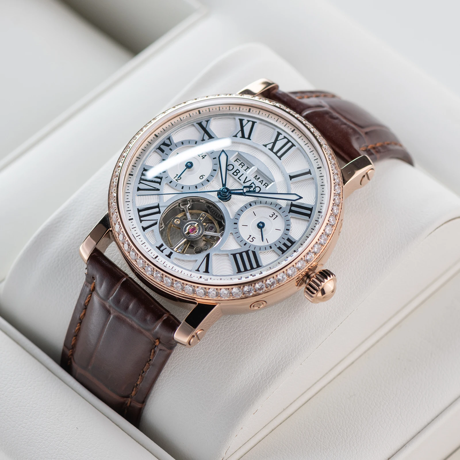 OBLVLO Men's Luminous Mechanical Watch with Date Calendar Rose Gold Diamond Accents on Brown Leather Strap Fashionable Relojes
OBLVLO Men's Luminous Mechanical Watch with Date Calendar Rose Gold Diamond Accents on Brown Leather Strap Fashionable Relojes