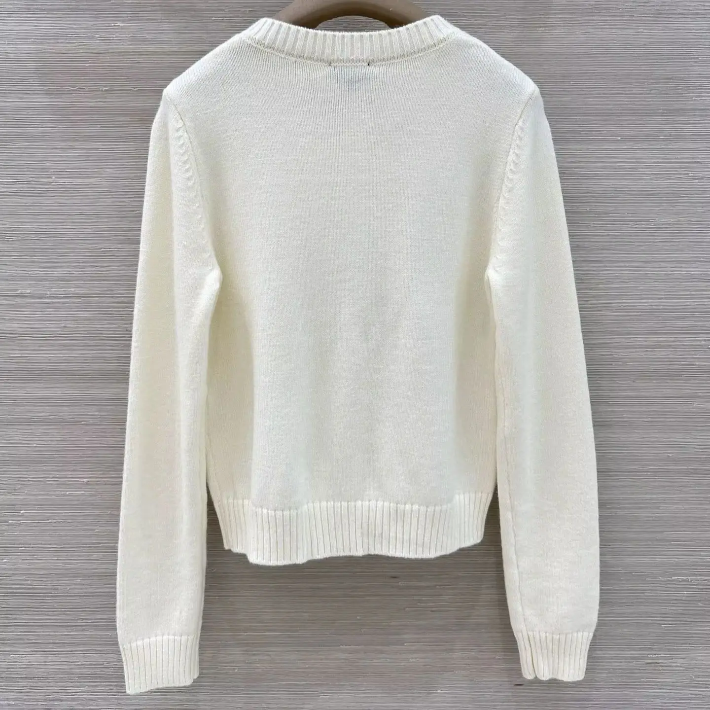 2026 New Fashionable Preppy Style Early Spring Bunny Ear Round-neck Sweater Pullover Cardign
2026 New Fashionable Preppy Style Early Spring Bunny Ear Round-neck Sweater Pullover Cardign