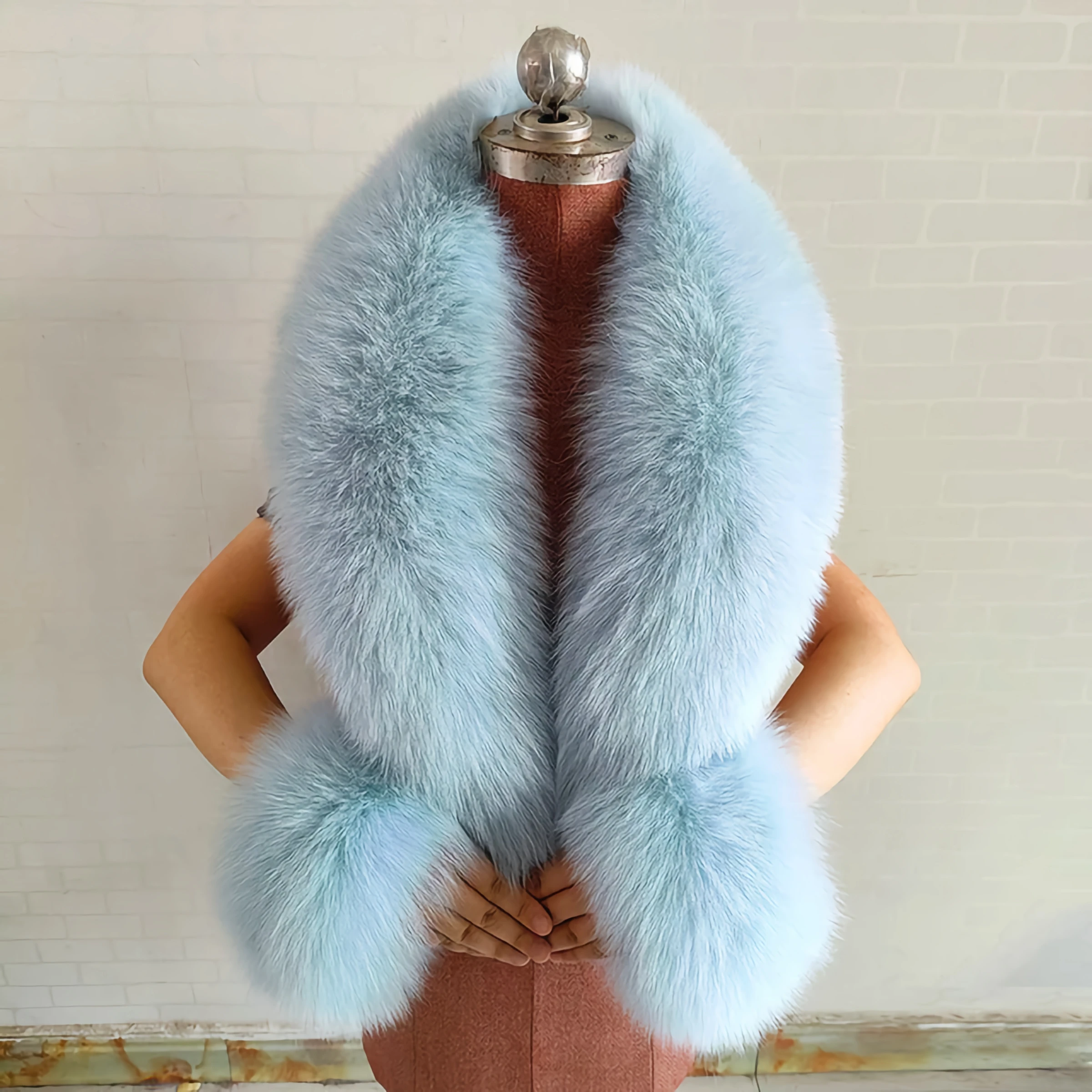 Winter Natural 100% Fox Fur Scarf Luxury Women's Trench Coat High End Men's Leather Jacket Fur Shawl Fur Cuff Set Warm Scarf Set
Winter Natural 100% Fox Fur Scarf Luxury Women's Trench Coat High End Men's Leather Jacket Fur Shawl Fur Cuff Set Warm Scarf Set