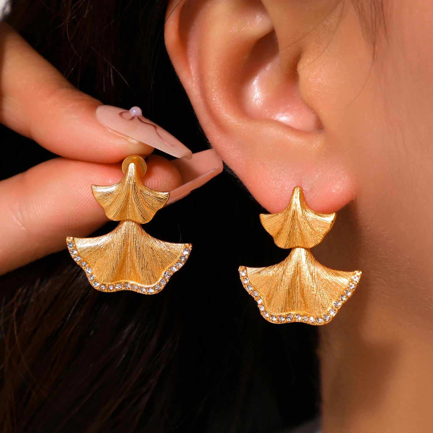 YAJUNIEL 24K Real Gold Plated Brushed Ginkgo Leaf Drop Earrings for Women Hypoallergenic Brass Fan Dangle Earrings Jewelry Gifts
YAJUNIEL 24K Real Gold Plated Brushed Ginkgo Leaf Drop Earrings for Women Hypoallergenic Brass Fan Dangle Earrings Jewelry Gifts