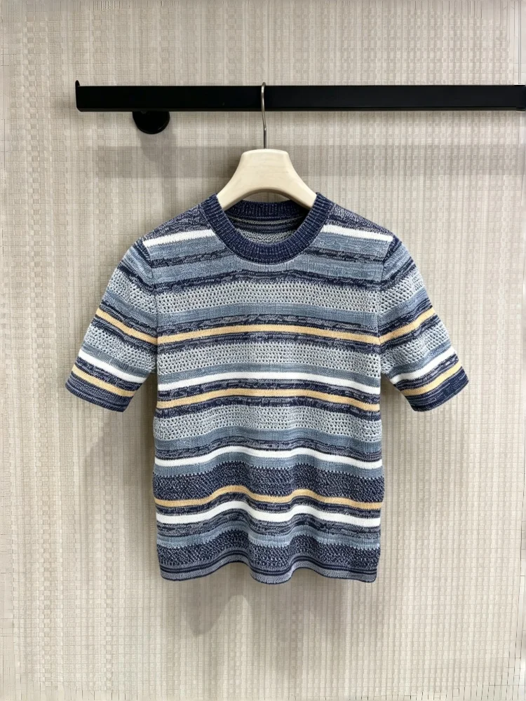 Summer Women's Short Sleeved Knitted Sweater Round Neck Contrasting Stripes Metal Letters Loose Fitting Pullover T-shirt
Summer Women's Short Sleeved Knitted Sweater Round Neck Contrasting Stripes Metal Letters Loose Fitting Pullover T-shirt