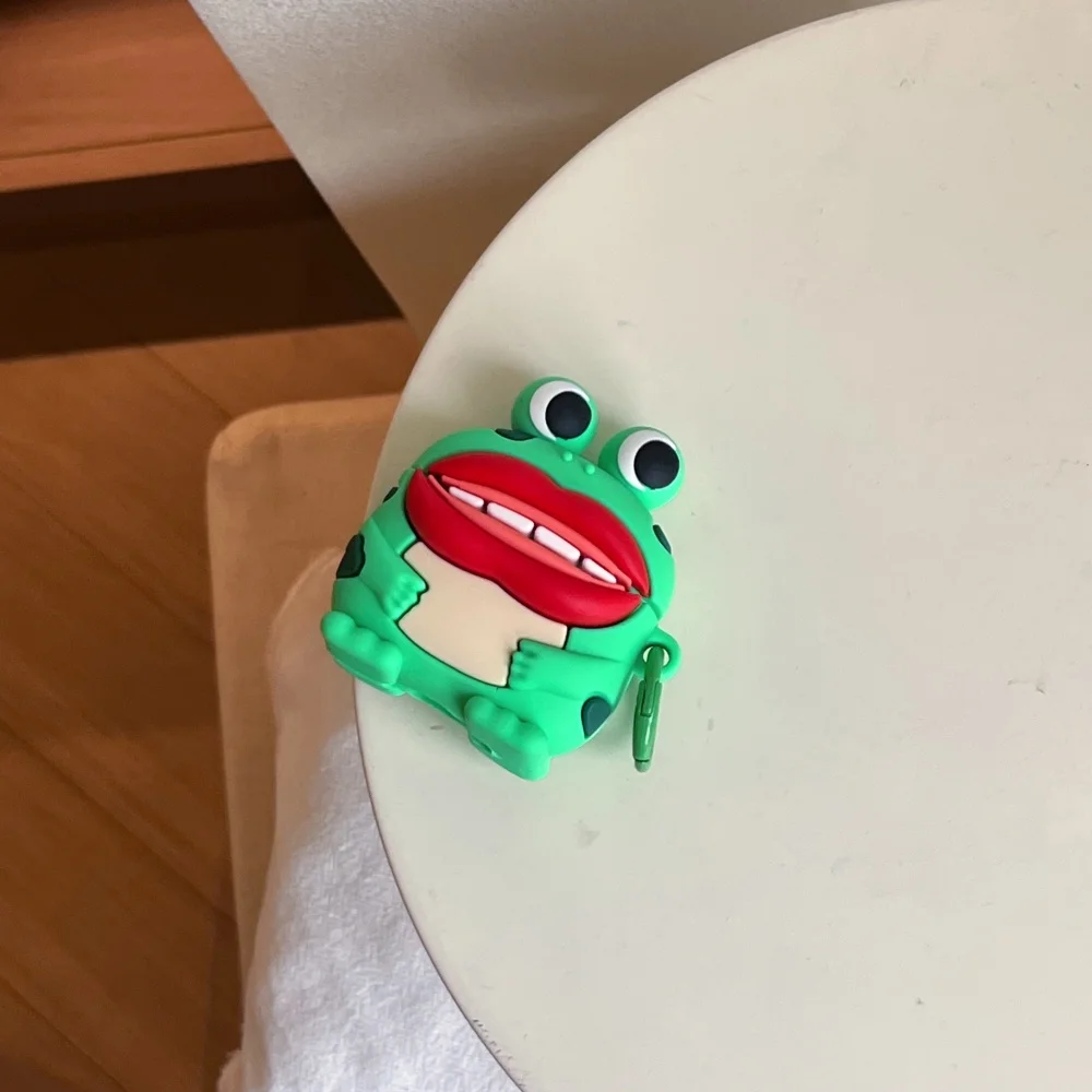 Niche Sausage Mouth Frog headphone protective case, suitable for AirPods 4/3/2 Pro/2/3, funny new headphone protective case
Niche Sausage Mouth Frog headphone protective case, suitable for AirPods 4/3/2 Pro/2/3, funny new headphone protective case