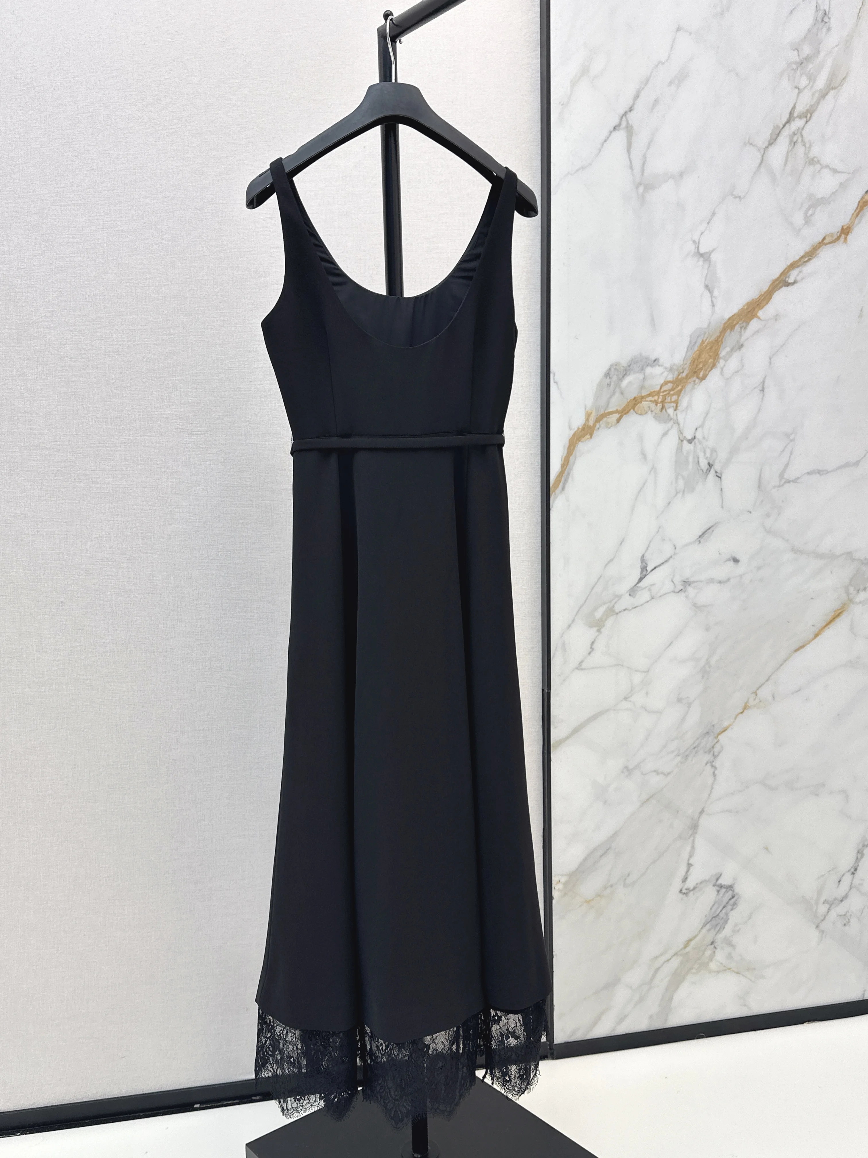 2026 Early Spring Designer Dress Ruffled sleeves with Belt velvet Mid-Length A-line Button Slimming Half-Sleeved
2026 Early Spring Designer Dress Ruffled sleeves with Belt velvet Mid-Length A-line Button Slimming Half-Sleeved