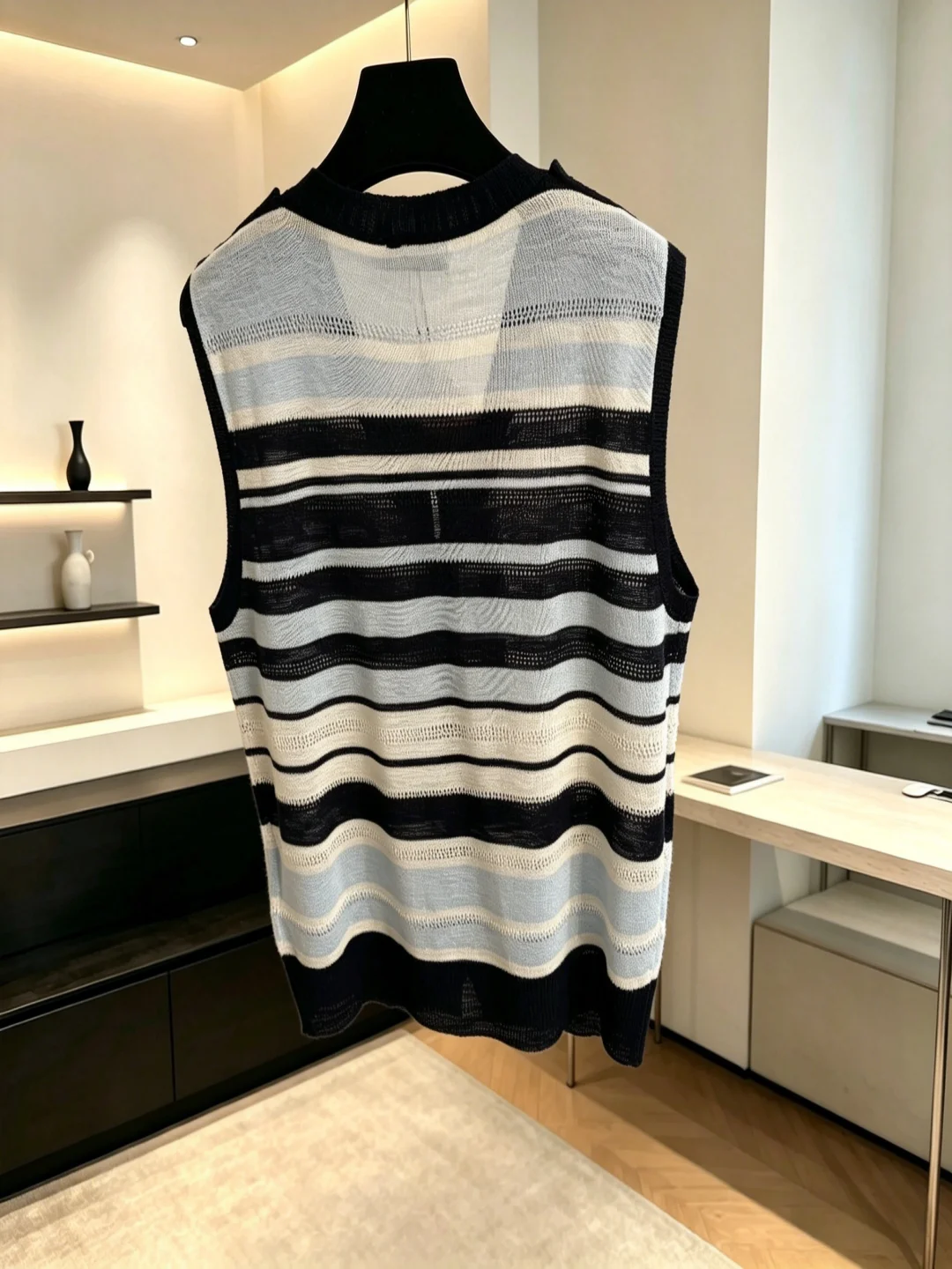 2026 Summer Women's Striped Openwork Knit Vest with Back Slit Sleeveless Layering Tank Top ZX060
2026 Summer Women's Striped Openwork Knit Vest with Back Slit Sleeveless Layering Tank Top ZX060
