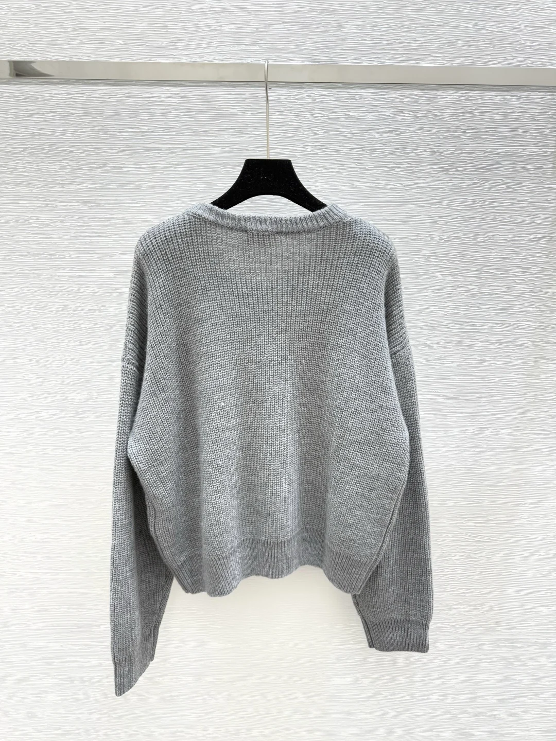 25 New Round Neck Simple Gray Full Stretch Casual Loose High-grade Knitted Pullover Sweater
25 New Round Neck Simple Gray Full Stretch Casual Loose High-grade Knitted Pullover Sweater