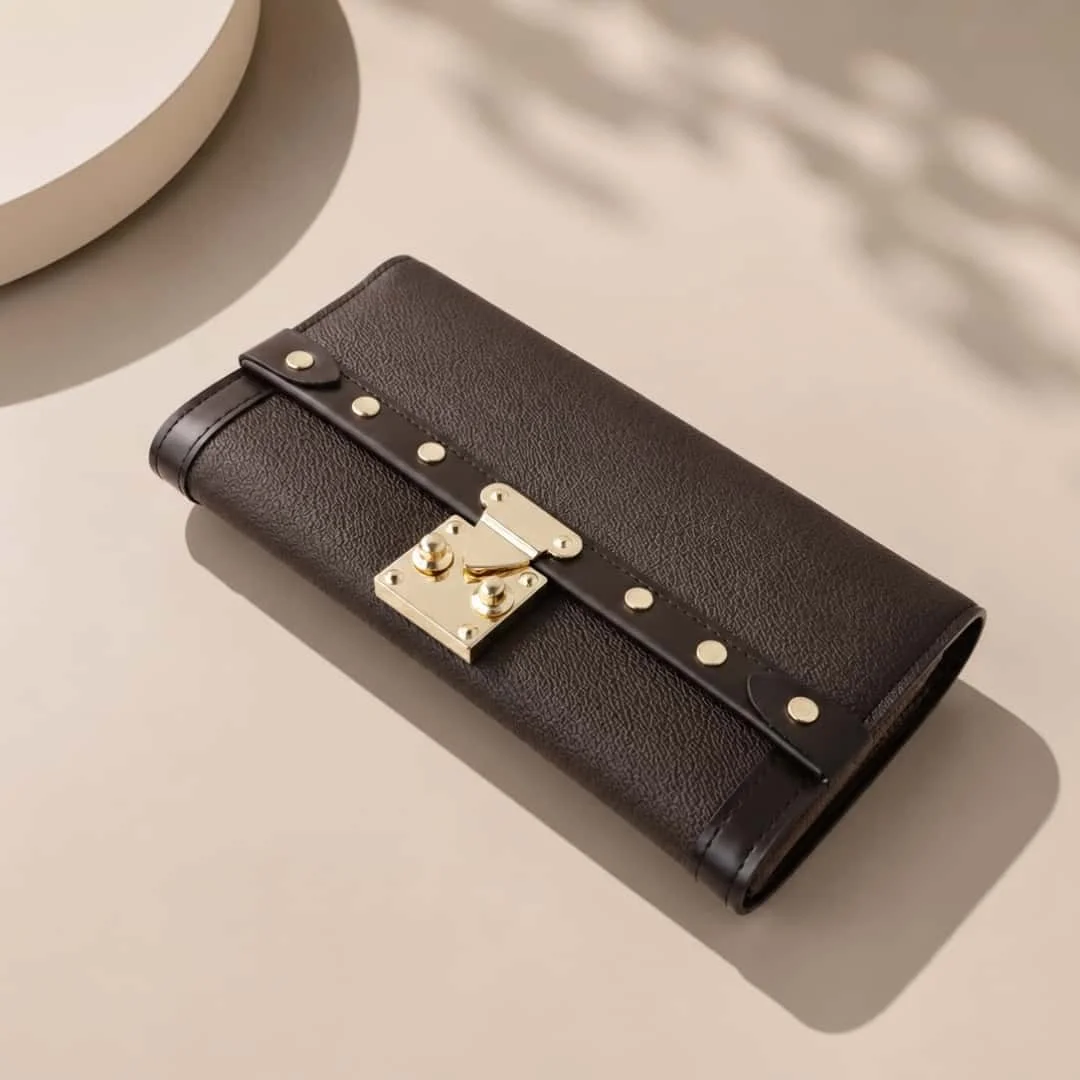 53-2026 New Classic Luxury Bag / Card Holder / Wallet (Details Below) 21 x 10 cm
53-2026 New Classic Luxury Bag / Card Holder / Wallet (Details Below) 21 x 10 cm