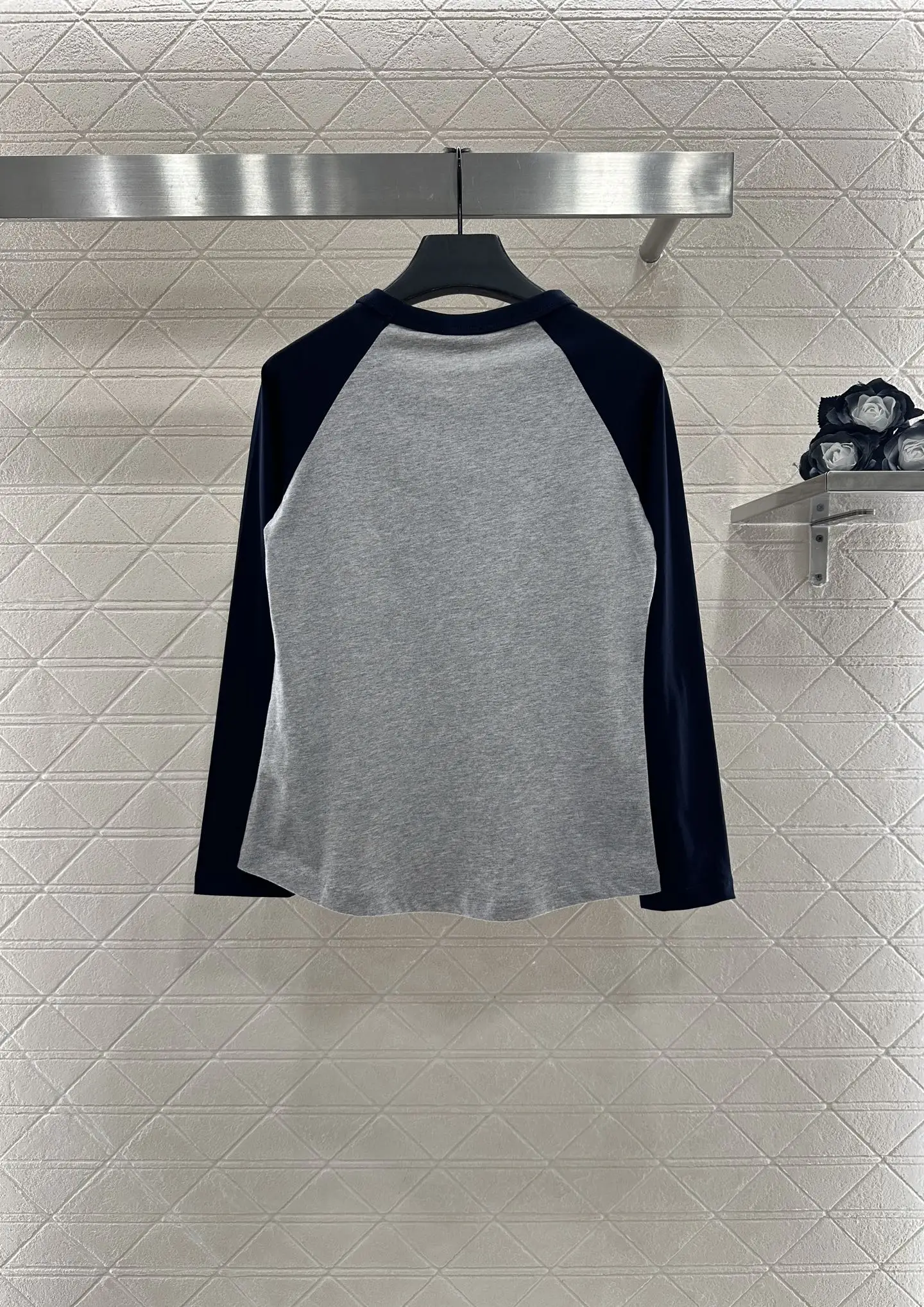 2025 New T-shirt cotton o-neck long-sleeved solid Versatile Slimming Figure-hugging winter autumn
2025 New T-shirt cotton o-neck long-sleeved solid Versatile Slimming Figure-hugging winter autumn