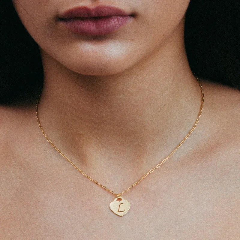 THE ENGRAVED SCRIPT INITIAL HEART PENDANT Custom Initial Letter Necklace 18K Gold Plated Necklace Christmas Gift for Women Gift
THE ENGRAVED SCRIPT INITIAL HEART PENDANT Custom Initial Letter Necklace 18K Gold Plated Necklace Christmas Gift for Women Gift