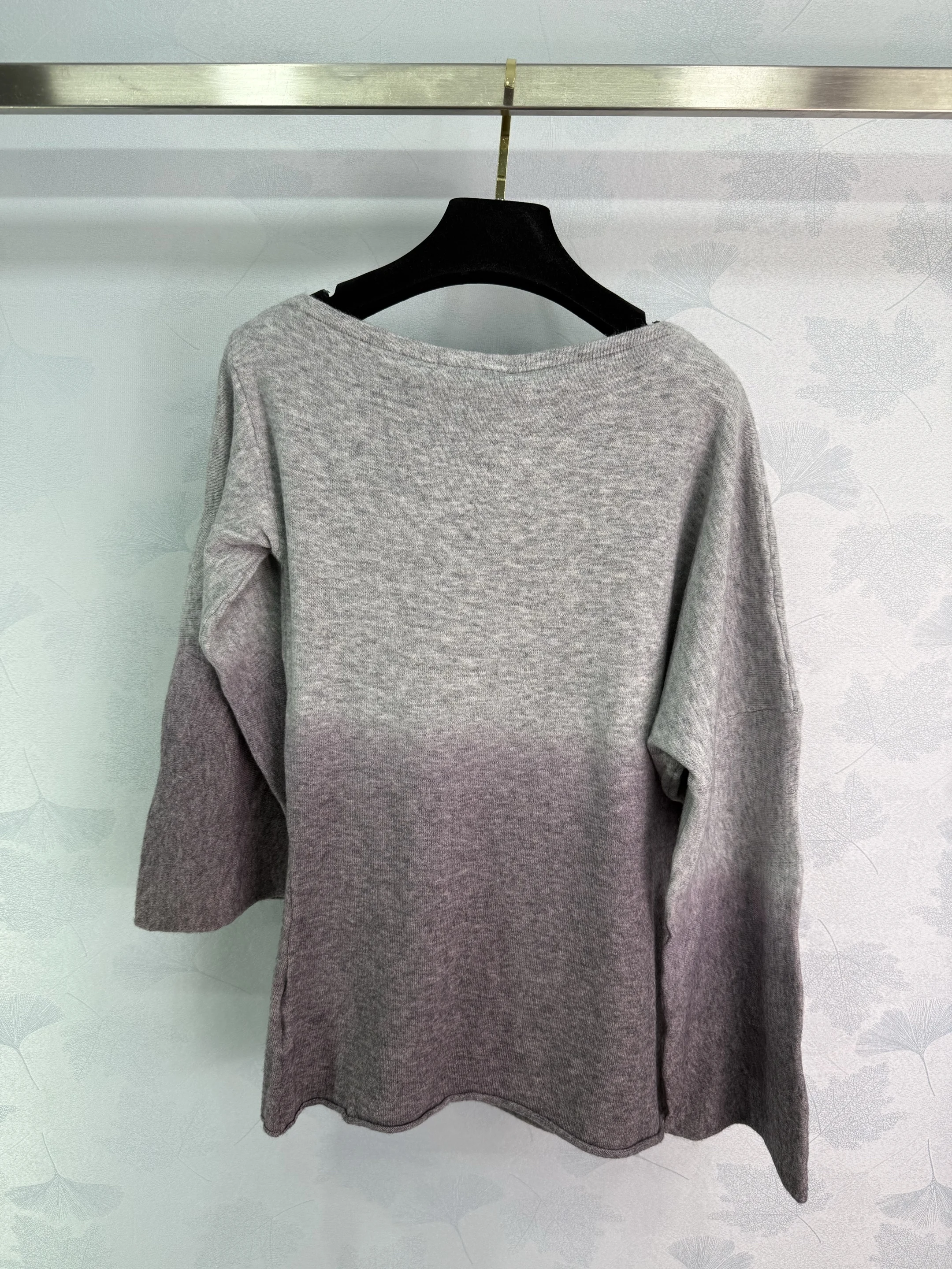 2025 Autumn Gradient Knitted Sweater with Irregular Gradient Design from Grey to Purple Symmetrical Diagonal Shoulder Style 463
2025 Autumn Gradient Knitted Sweater with Irregular Gradient Design from Grey to Purple Symmetrical Diagonal Shoulder Style 463