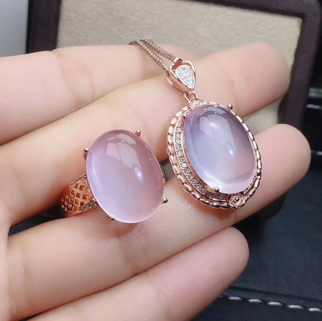 Boutique Jewelry Girl Natural Smooth Pink Crystal Hibiscus Stone Gemstone Necklace Pendant Ring Set 925 Pure Silver Plated Rose
Boutique Jewelry Girl Natural Smooth Pink Crystal Hibiscus Stone Gemstone Necklace Pendant Ring Set 925 Pure Silver Plated Rose