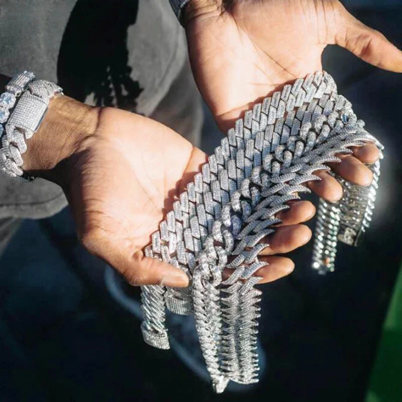 New Iced Out Bling 19mm Cuban Chain Necklace Two Tone Color Rectangle CZ Cubic Zirconia Miami Necklaces Men Hip Hop Jewelry
New Iced Out Bling 19mm Cuban Chain Necklace Two Tone Color Rectangle CZ Cubic Zirconia Miami Necklaces Men Hip Hop Jewelry