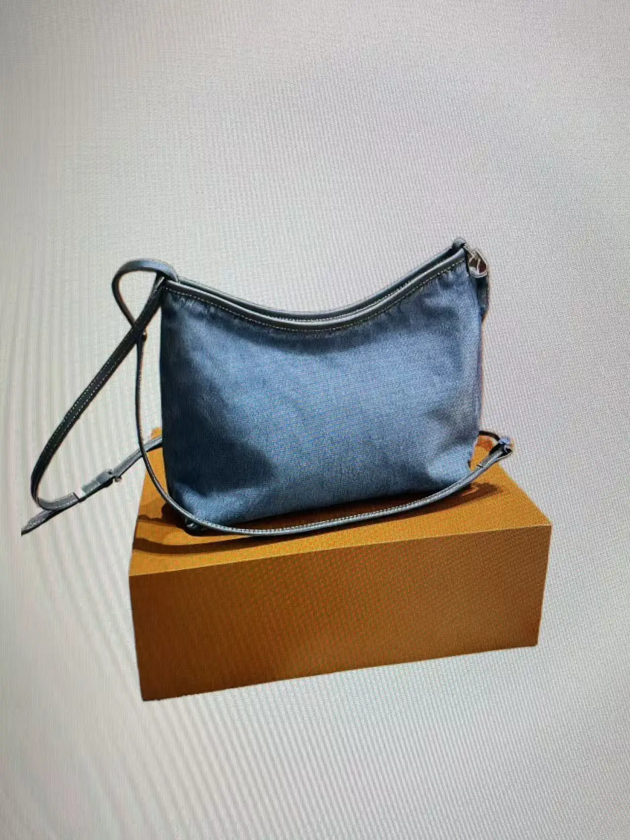 2025 New Design Women's Cowboy Underarm Bag
2025 New Design Women's Cowboy Underarm Bag