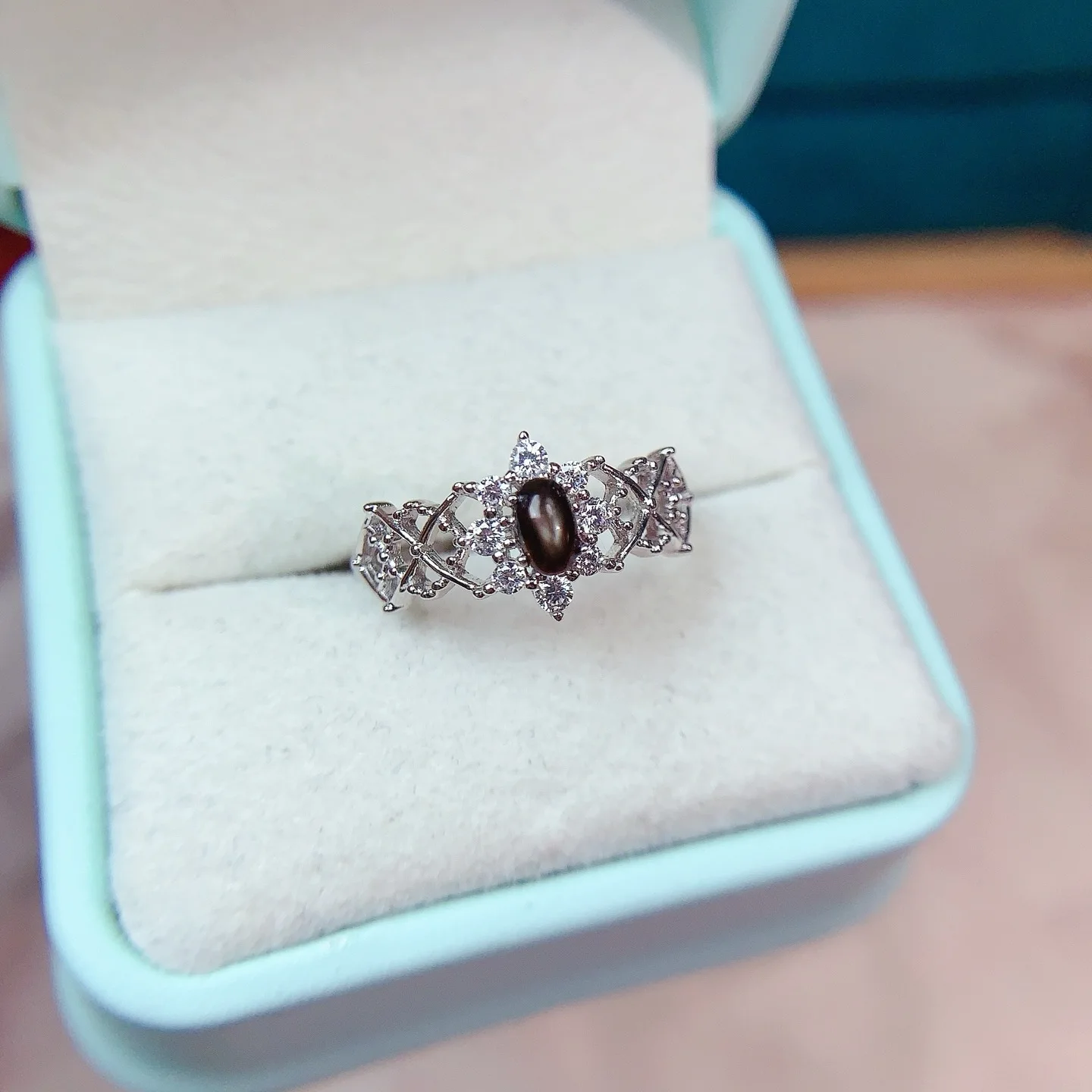 KJJEAXCMY Boutique Jewelry Girls' Natural Black Starlight Sapphire Ring 925 Pure Silver Plated Platinum Christmas Gift for Girlf
KJJEAXCMY Boutique Jewelry Girls' Natural Black Starlight Sapphire Ring 925 Pure Silver Plated Platinum Christmas Gift for Girlf