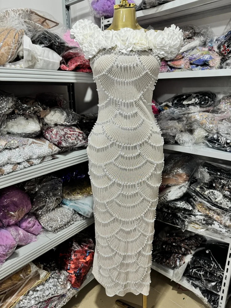 2025 Summer women new white sexy floral off-the-shoulder sleeveless beaded slim-fit long dress elegant evening party dress
2025 Summer women new white sexy floral off-the-shoulder sleeveless beaded slim-fit long dress elegant evening party dress