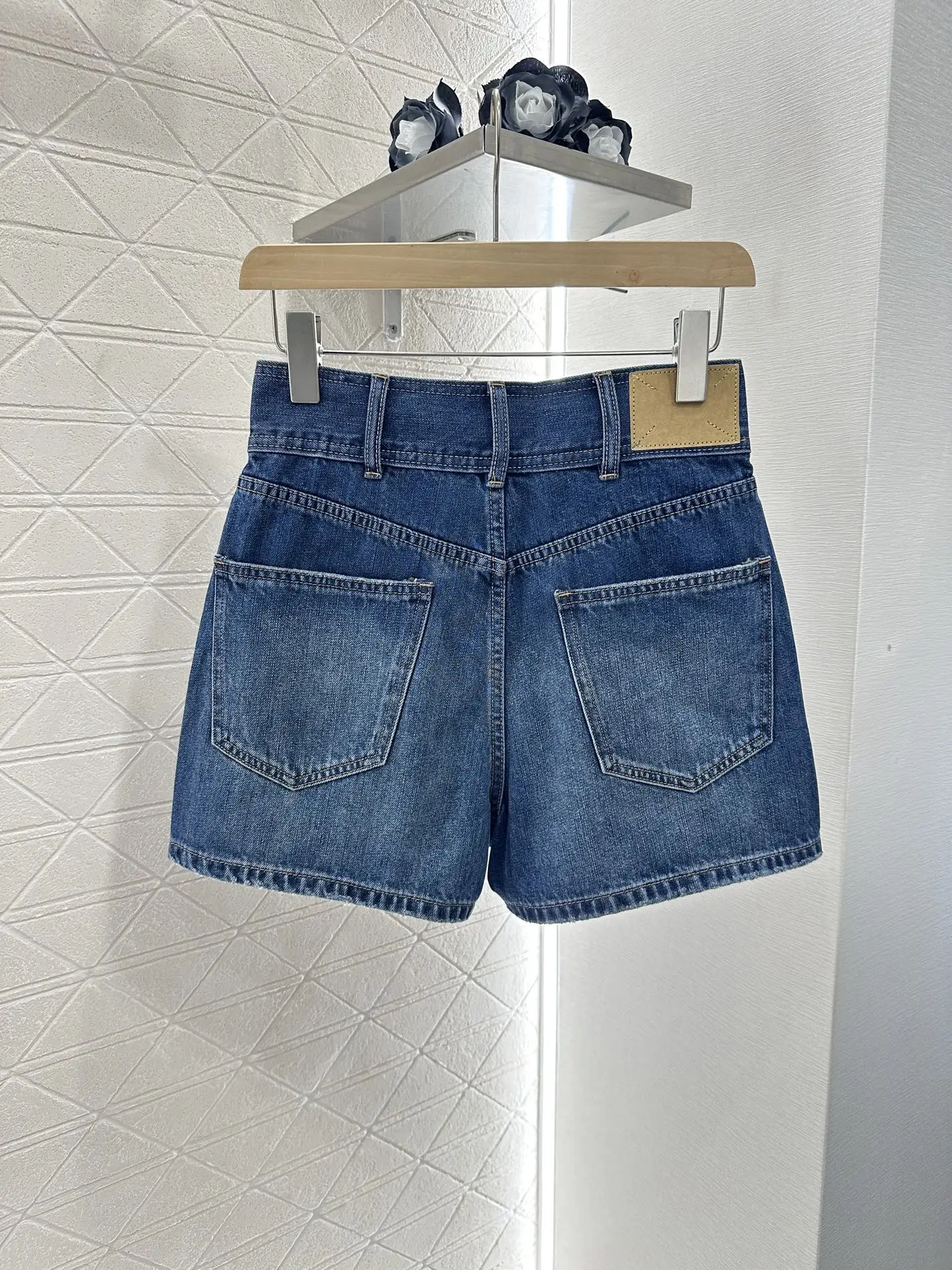 2025 New Shorts Denim Solid Cotton Pockets Buttons Fashionable Versatile Slimming Figure-hugging
2025 New Shorts Denim Solid Cotton Pockets Buttons Fashionable Versatile Slimming Figure-hugging