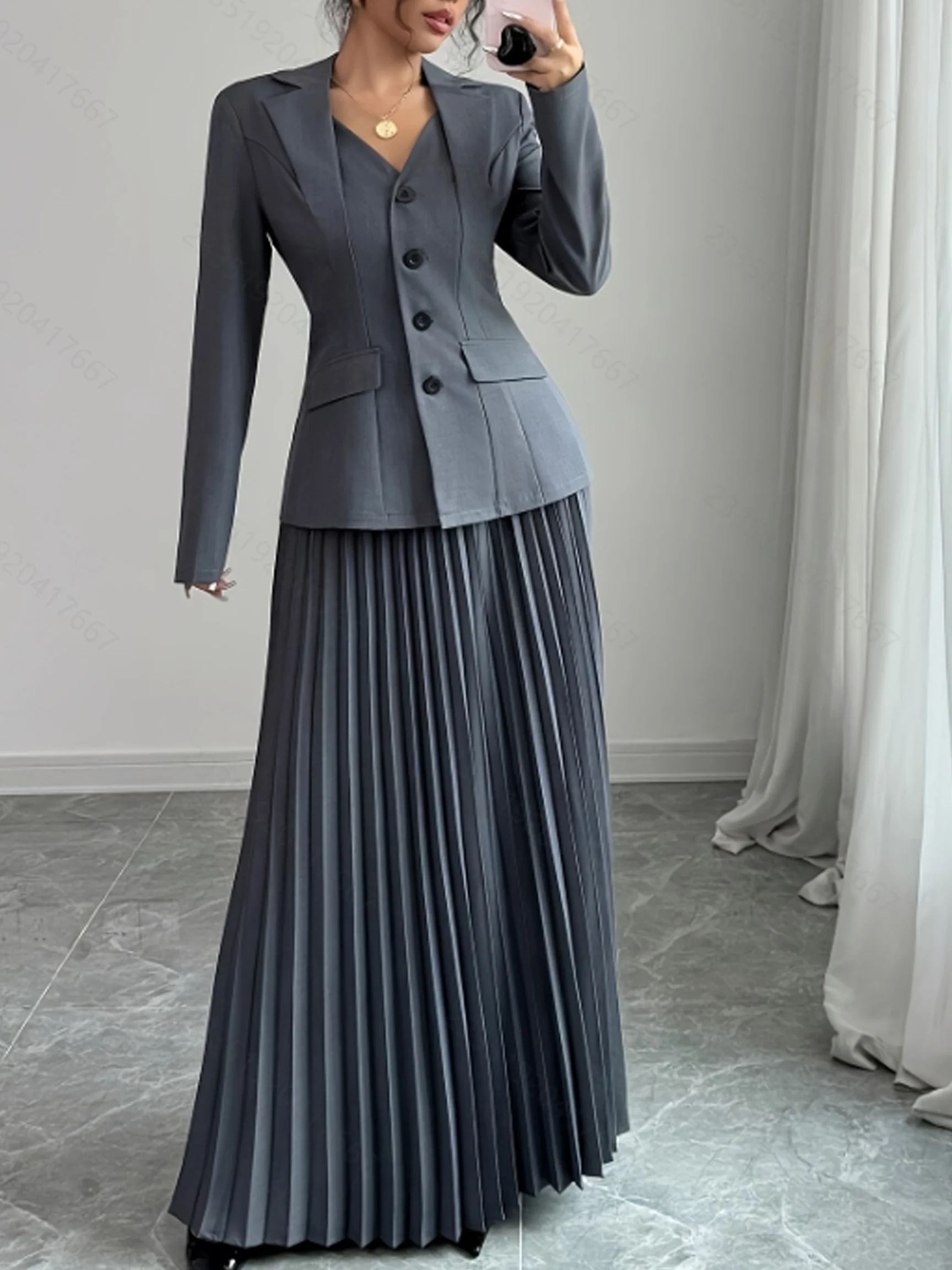 Women's Elegant Satin Long Sleeve Top with Draped Neckline, Detachable Rhinestone Chain, Light Glossy Casual Commute Office Blou
Women's Elegant Satin Long Sleeve Top with Draped Neckline, Detachable Rhinestone Chain, Light Glossy Casual Commute Office Blou