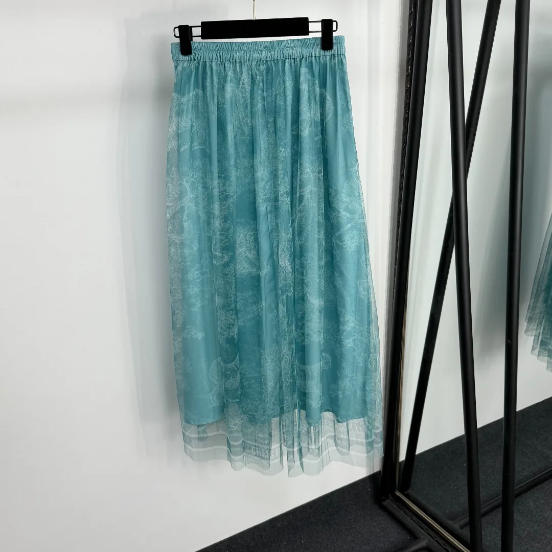 New style for early autumn, high waist and large swing gauze skirt, A-line skirt, all-match, ink-dyed mesh long skirt
New style for early autumn, high waist and large swing gauze skirt, A-line skirt, all-match, ink-dyed mesh long skirt