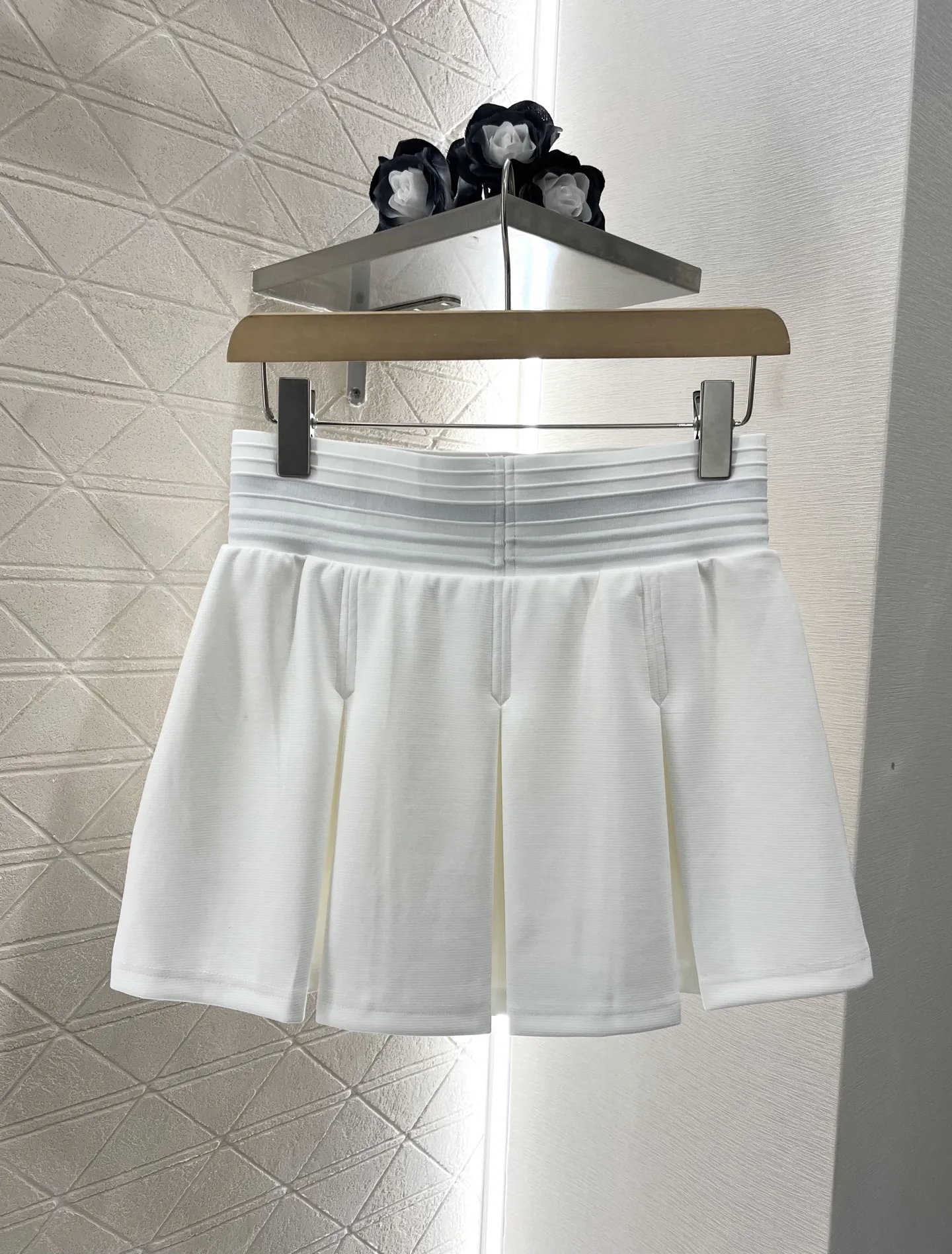 2025 Fashion New Women'S Wear Waist Drawstring Pleated Sports Miniskirt Black And White High Elastic Sexy Skirt
2025 Fashion New Women'S Wear Waist Drawstring Pleated Sports Miniskirt Black And White High Elastic Sexy Skirt