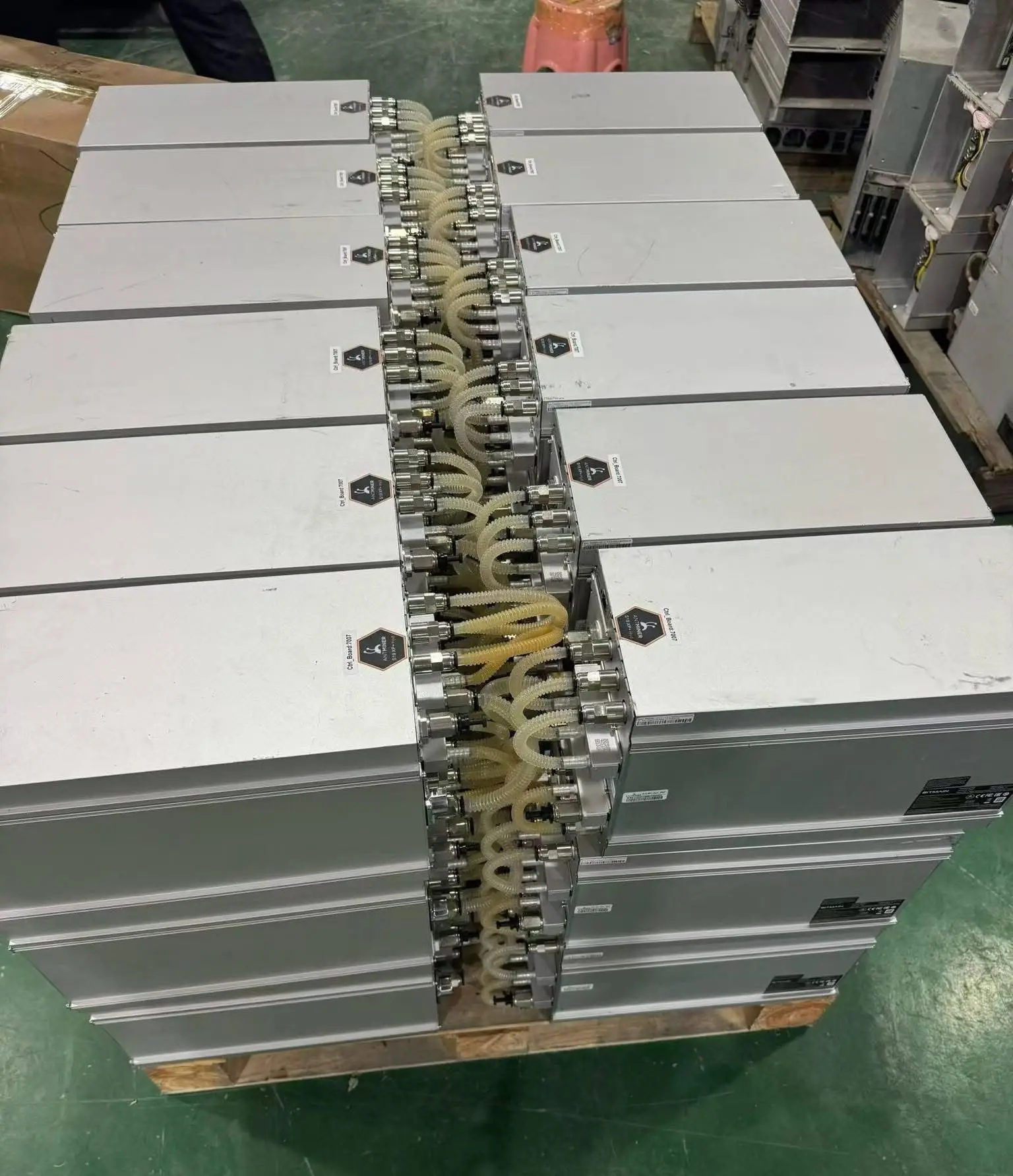 Bitmain Antminer S21j XP Hyd 495Th/s 5940W Bitcoin Miner с гидроохлаждением
Bitmain Antminer S21j XP Hyd 495Th/s 5940W Bitcoin Miner с гидроохлаждением