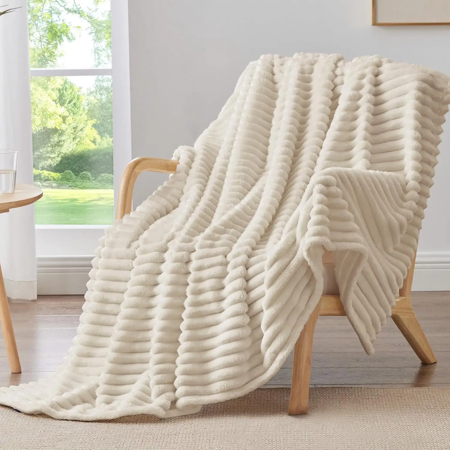 1PC Warm Thickened Blanket Solid Striped Flannel Coral Fleece Double-sided Throw Blanket for Bed Office Winter Nap
1PC Warm Thickened Blanket Solid Striped Flannel Coral Fleece Double-sided Throw Blanket for Bed Office Winter Nap