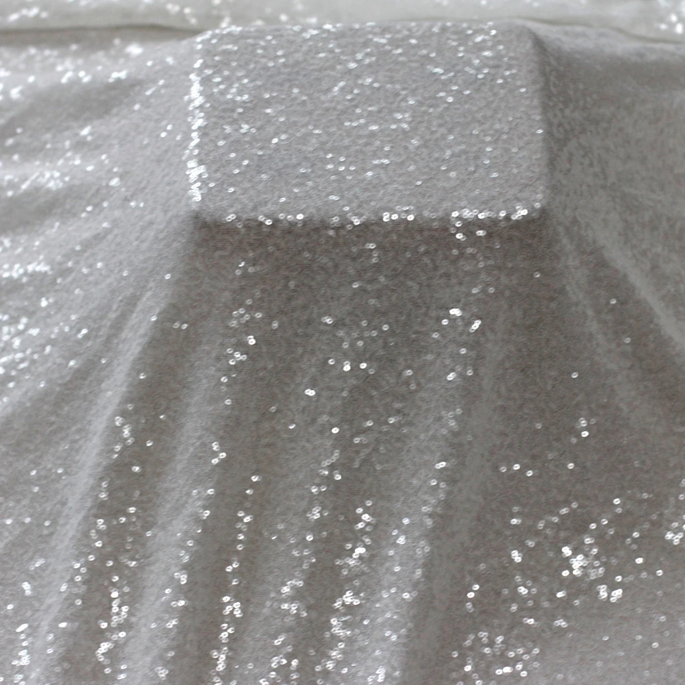 HelluyerDc прозрачные блестки белого цвета, тюлевая кружевная ткань с вышивкой для одежды, можно использовать как подкладку, это блестящая во дворе.
HelluyerDc прозрачные блестки белого цвета, тюлевая кружевная ткань с вышивкой для одежды, можно использовать как подкладку, это блестящая во дворе.