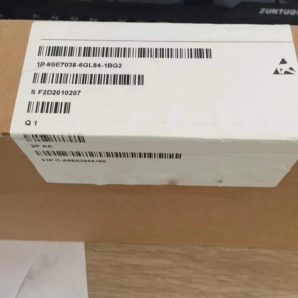Совершенно новые промышленные стандарты 6SE7038-6GL84-1BG2 6SE7033-2EG84-1JF1 6SE7021-6ES87-2DA1
Совершенно новые промышленные стандарты 6SE7038-6GL84-1BG2 6SE7033-2EG84-1JF1 6SE7021-6ES87-2DA1