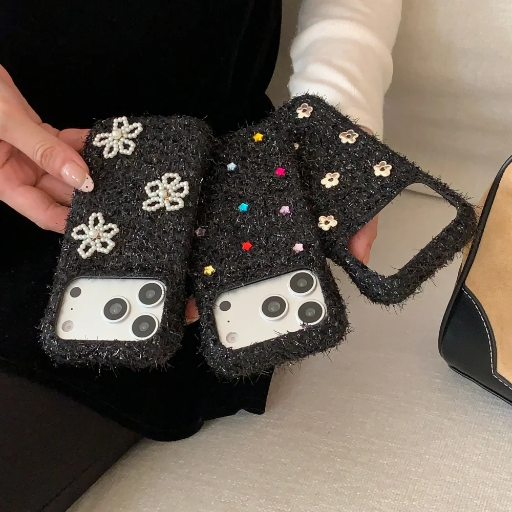 Cool black plush pearl flower full screen colorful star mobile case, suitable for iPhone14/15/16/17 Pro Max, new protective case
Cool black plush pearl flower full screen colorful star mobile case, suitable for iPhone14/15/16/17 Pro Max, new protective case