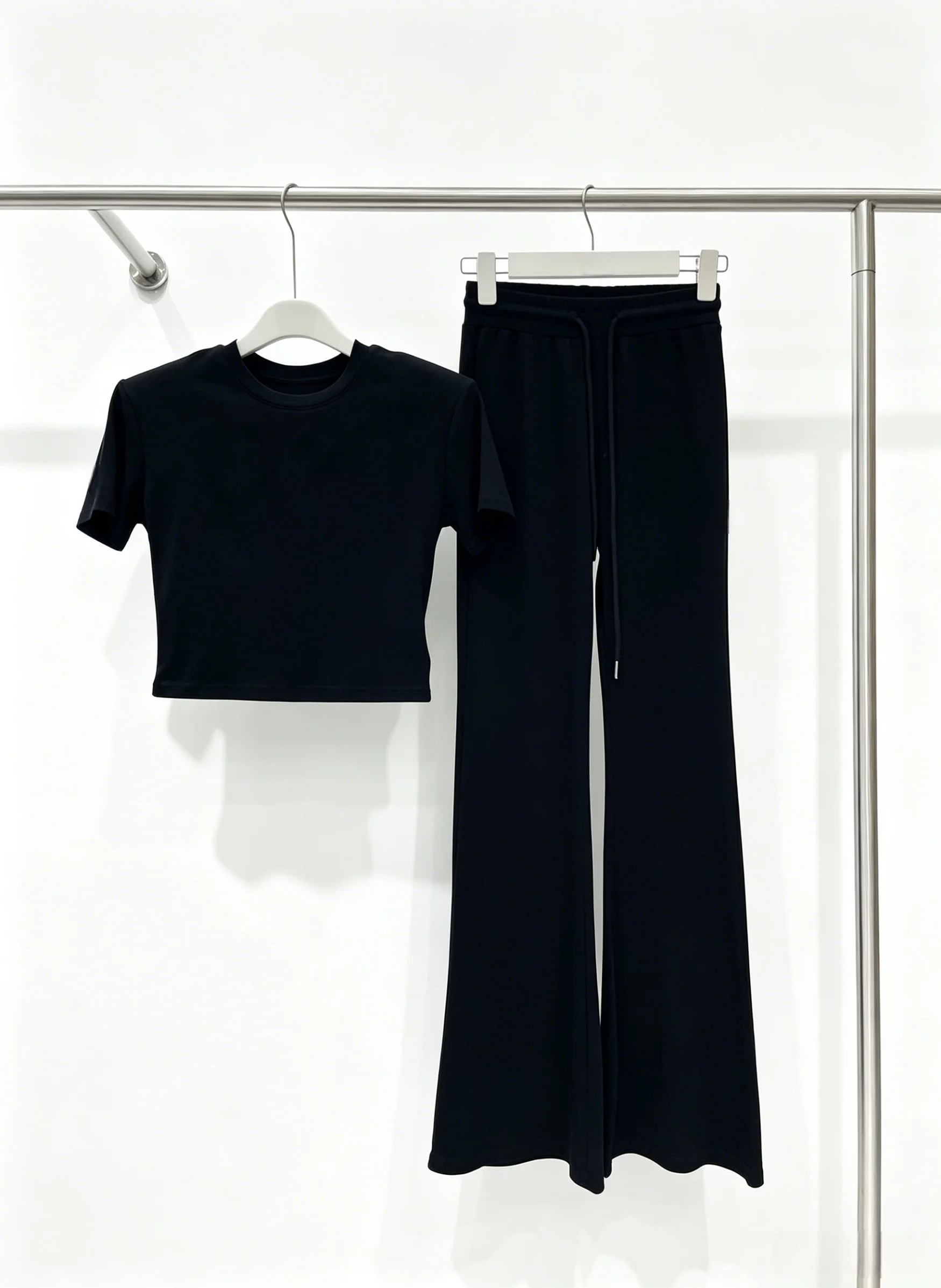 2026 New Ladies Slim Fit 2 Piece Outfit SizeN Black Cropped Top High Waist Drawstring Flare Pants Code 064
2026 New Ladies Slim Fit 2 Piece Outfit SizeN Black Cropped Top High Waist Drawstring Flare Pants Code 064