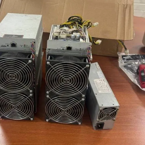 AG BUY 2 GET 1 FREE Bitmain Antminer Z15 320K Sol/s Equihash Miner
AG BUY 2 GET 1 FREE Bitmain Antminer Z15 320K Sol/s Equihash Miner