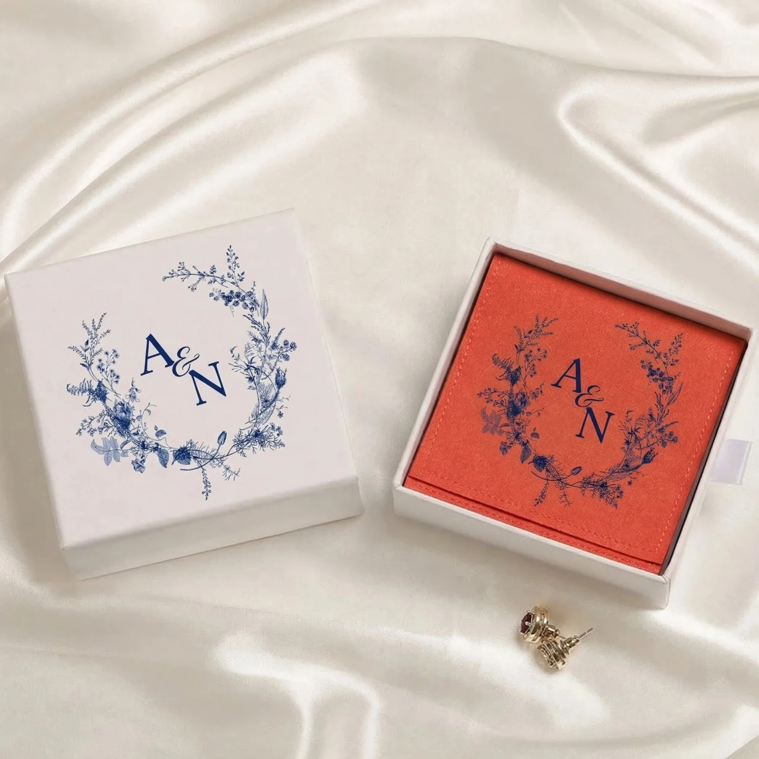 20pcs Custom Logo Printed Jewelry Packaging Set | Luxury Box & Pouch for Wedding Favors
20pcs Custom Logo Printed Jewelry Packaging Set | Luxury Box & Pouch for Wedding Favors