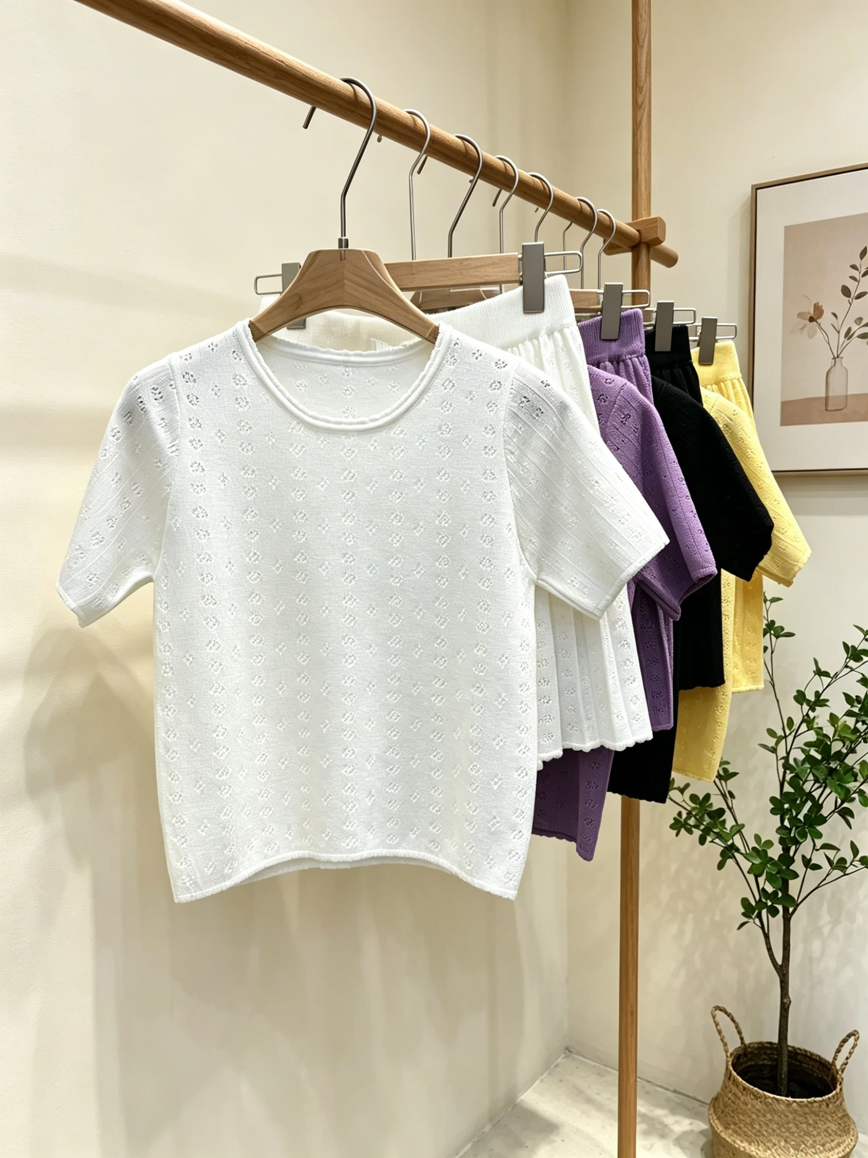 2026 Women's Summer New Hollow Knit Short Sleeve Two-Piece Set with Skirt ZX18552
2026 Women's Summer New Hollow Knit Short Sleeve Two-Piece Set with Skirt ZX18552