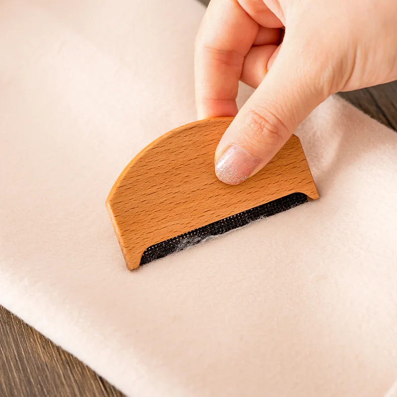 1 piece of clothes pilling and lint remover - manual cashmere comb, a tool for removing pilling and lint from clothes
1 piece of clothes pilling and lint remover - manual cashmere comb, a tool for removing pilling and lint from clothes