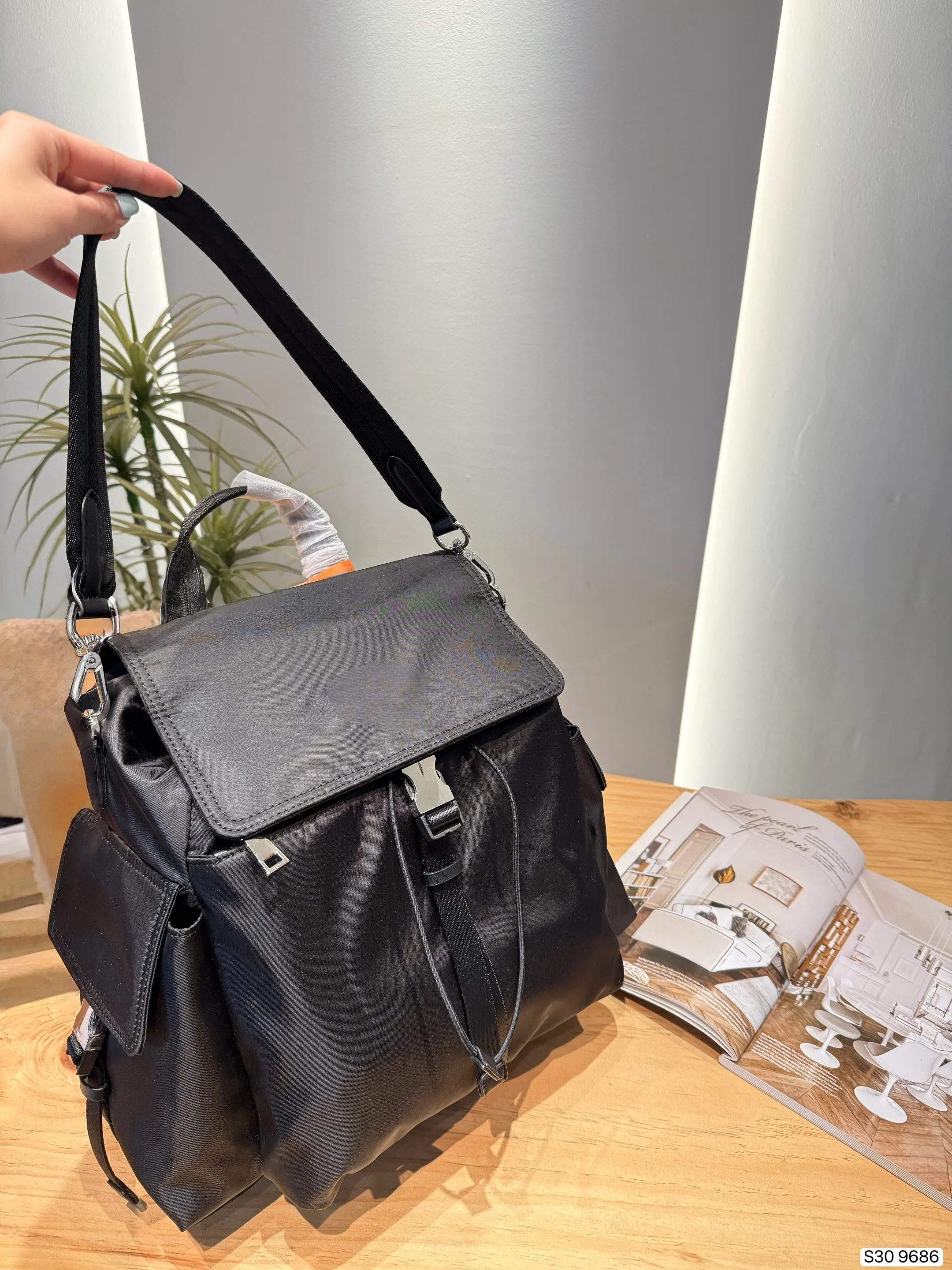 Men's & Women's Unisex Convertible Multiway Backpack Fashion Versatile Design Daily Leisure Outdoor Sports Trip Size:26*34cm
Men's & Women's Unisex Convertible Multiway Backpack Fashion Versatile Design Daily Leisure Outdoor Sports Trip Size:26*34cm