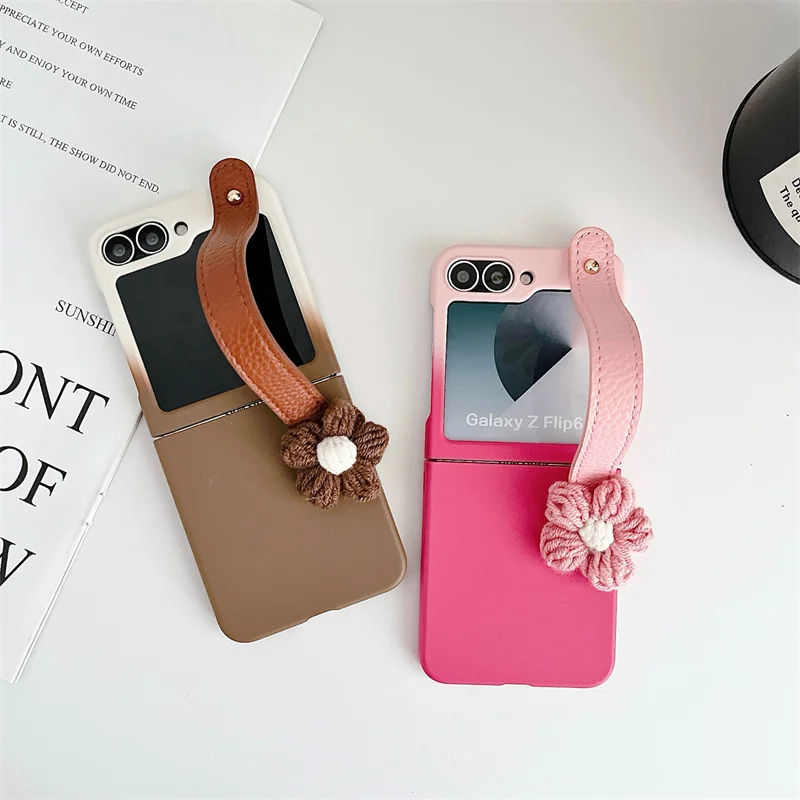 Wristband Gradient for Samsung Folding Screen Women's Cute Flower Portable Anti-fall Clamshell Phone Case New 3 4 5 6
Wristband Gradient for Samsung Folding Screen Women's Cute Flower Portable Anti-fall Clamshell Phone Case New 3 4 5 6