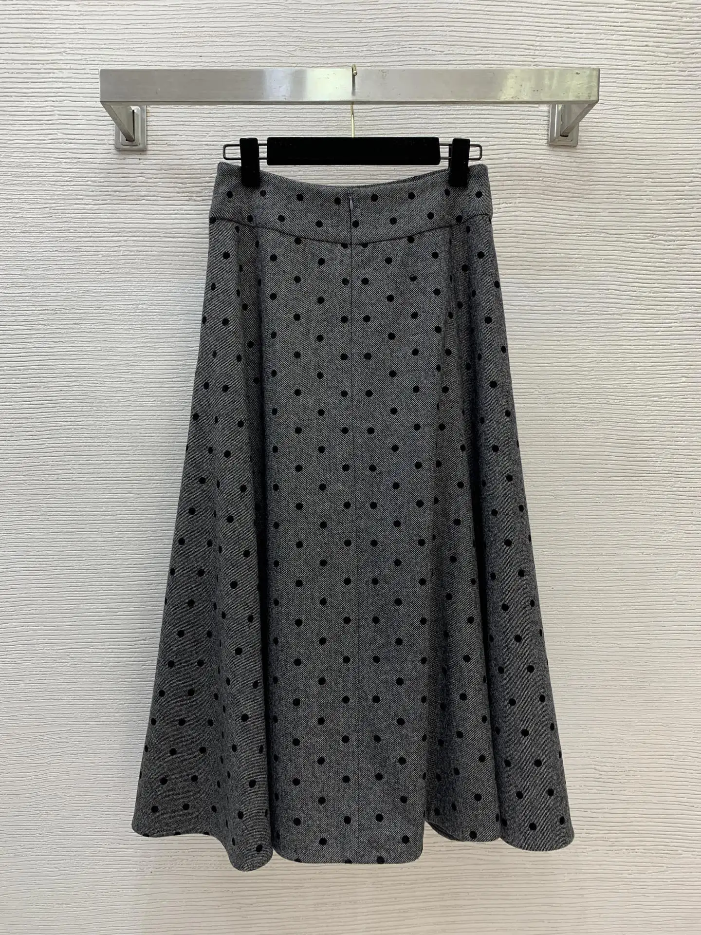2025 High-end Women's High Waisted Polka Dot Slimming and Large Swing Mid Length Skirt 159
2025 High-end Women's High Waisted Polka Dot Slimming and Large Swing Mid Length Skirt 159